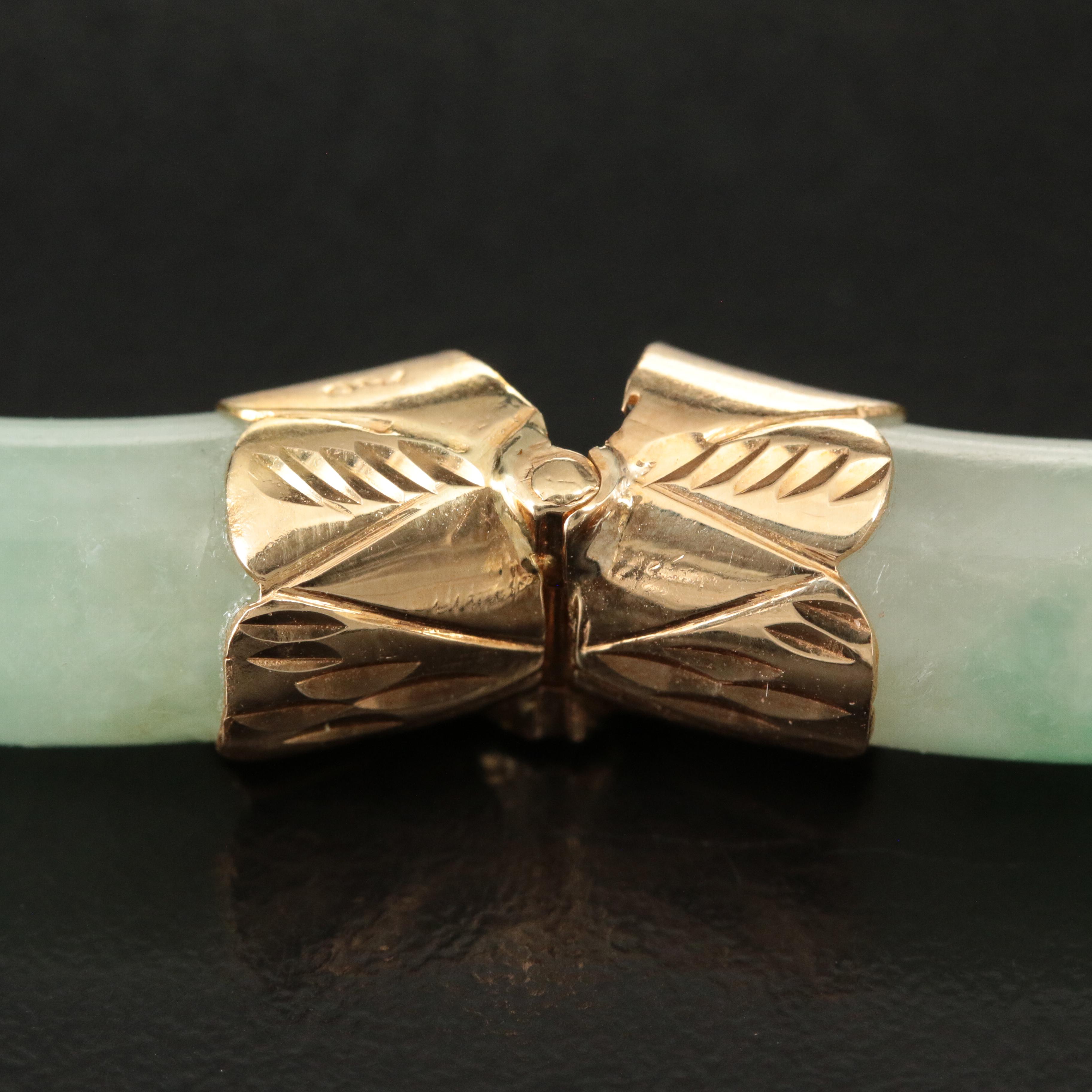 Jadeite Hinged Bangle with 18K