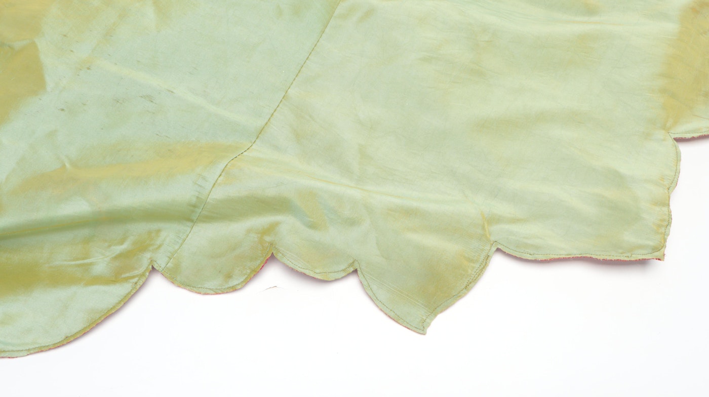 Holiday Textile Decor With Bullion-Thread Sash | EBTH