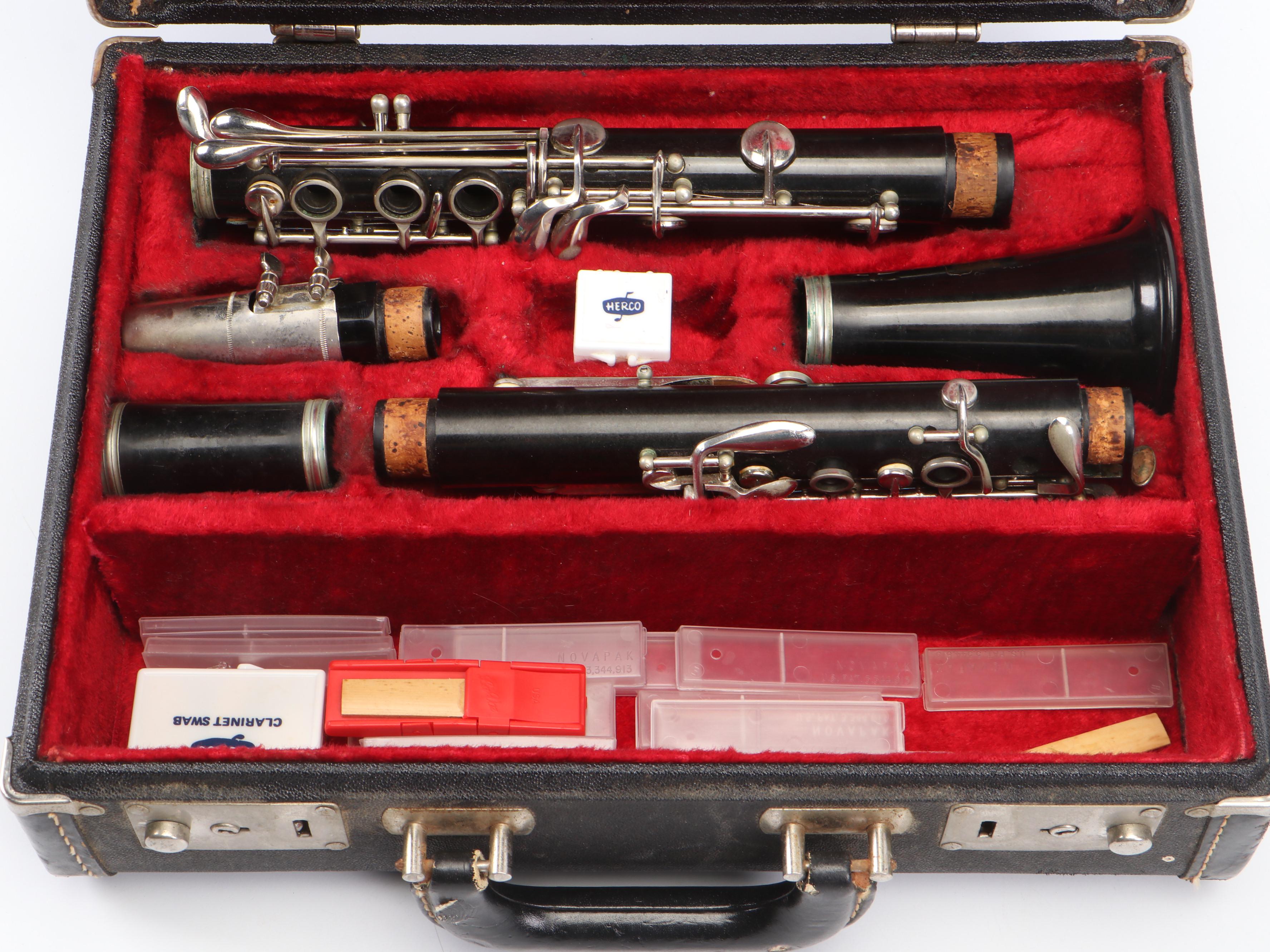 Selmer Bundy Resonite Plastic Clarinet and Faux Leather Case