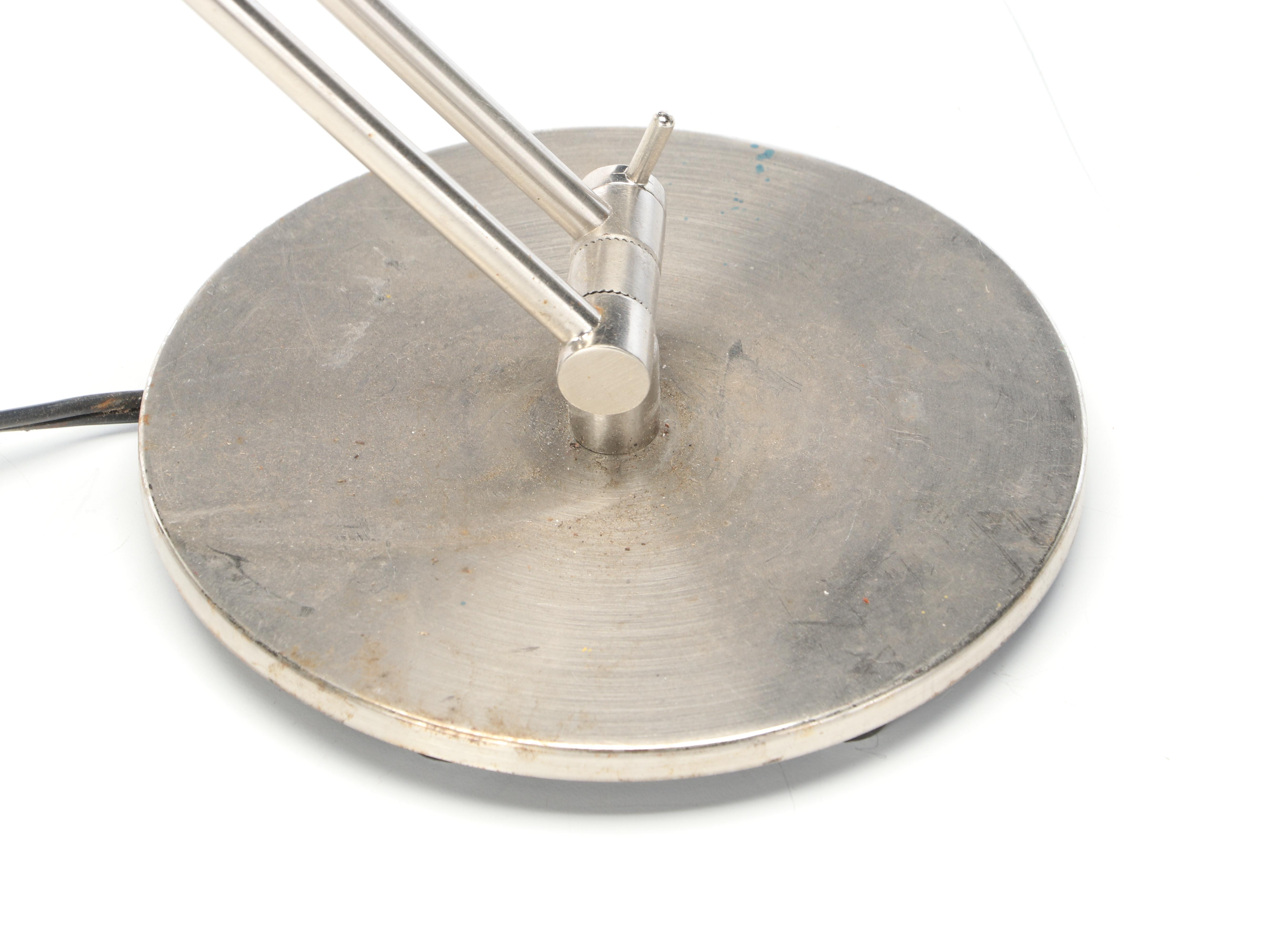 Sharper Image Metal Adjustable Magnifying Lamp