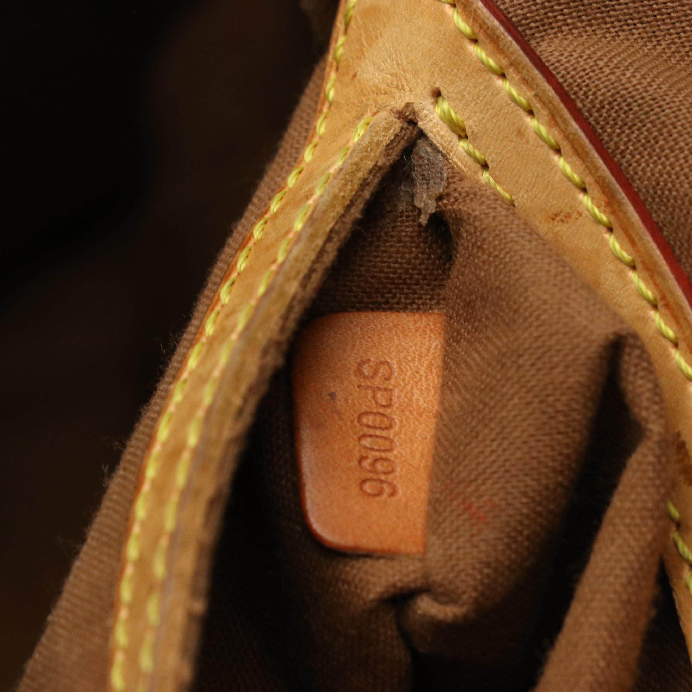 Louis Vuitton Carryall Weekender Bag in Monogram Canvas and Vachetta Leather