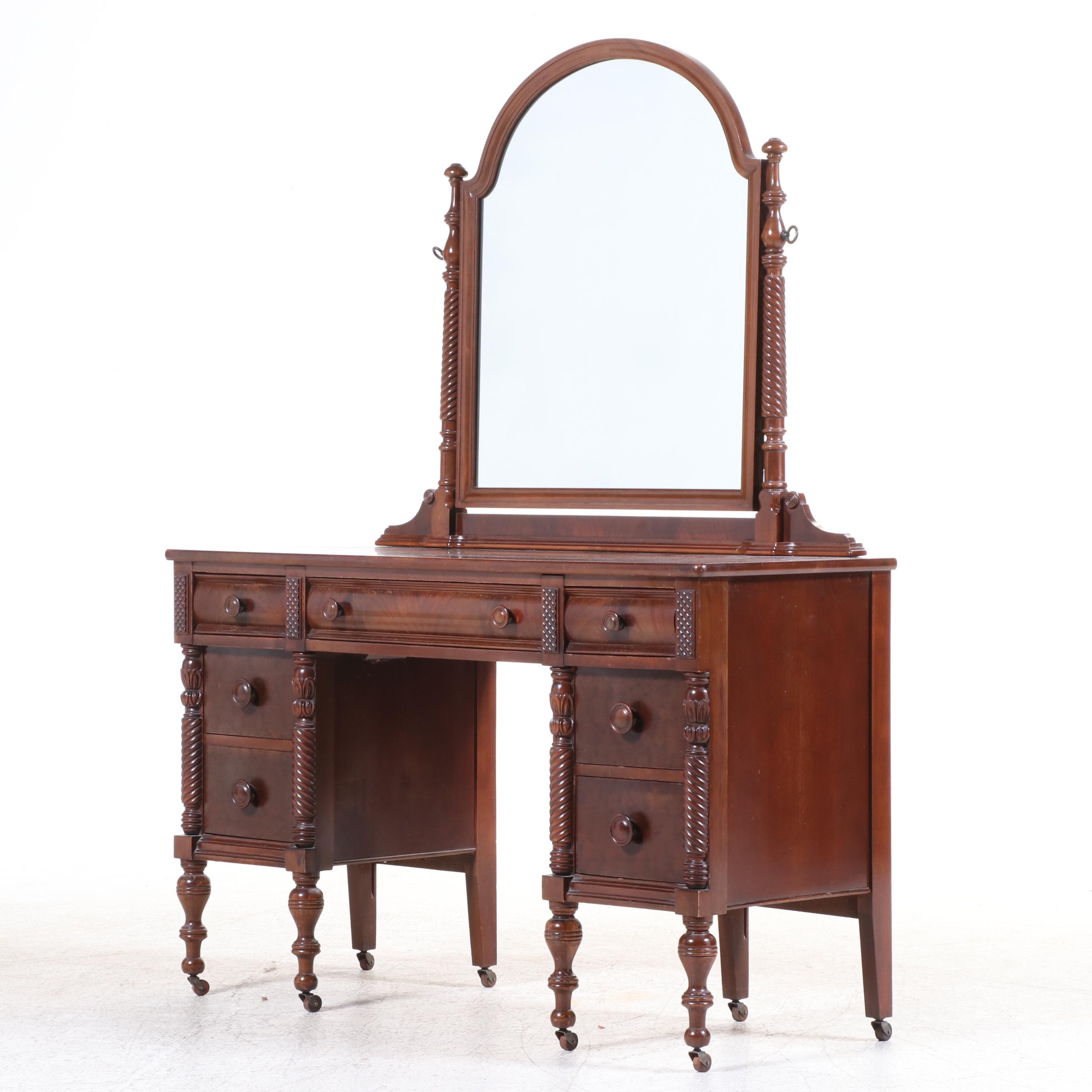 Thomasville Chair Company Classical Style Mahogany Vanity Table with Stool