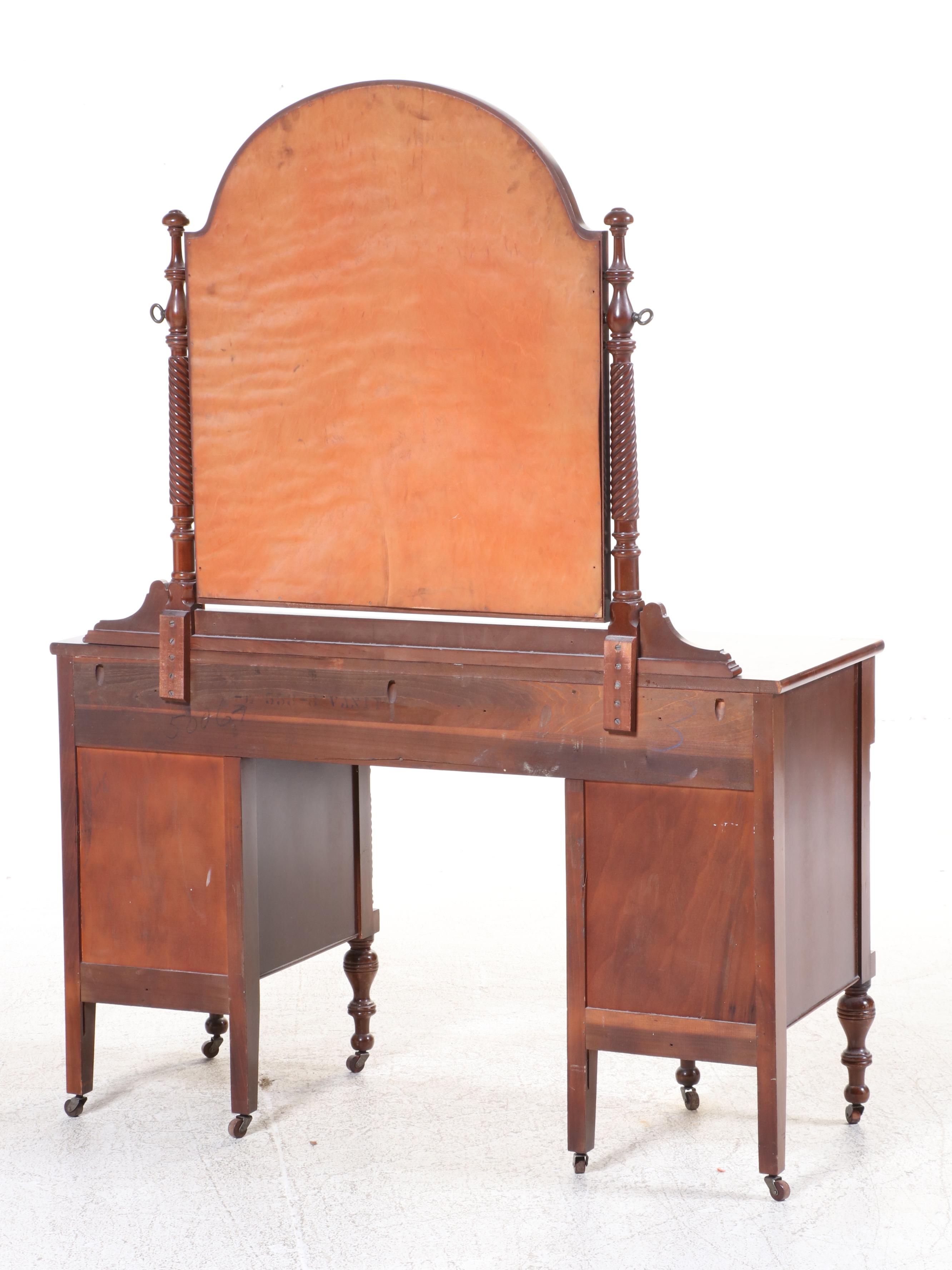 Thomasville Chair Company Classical Style Mahogany Vanity Table with Stool