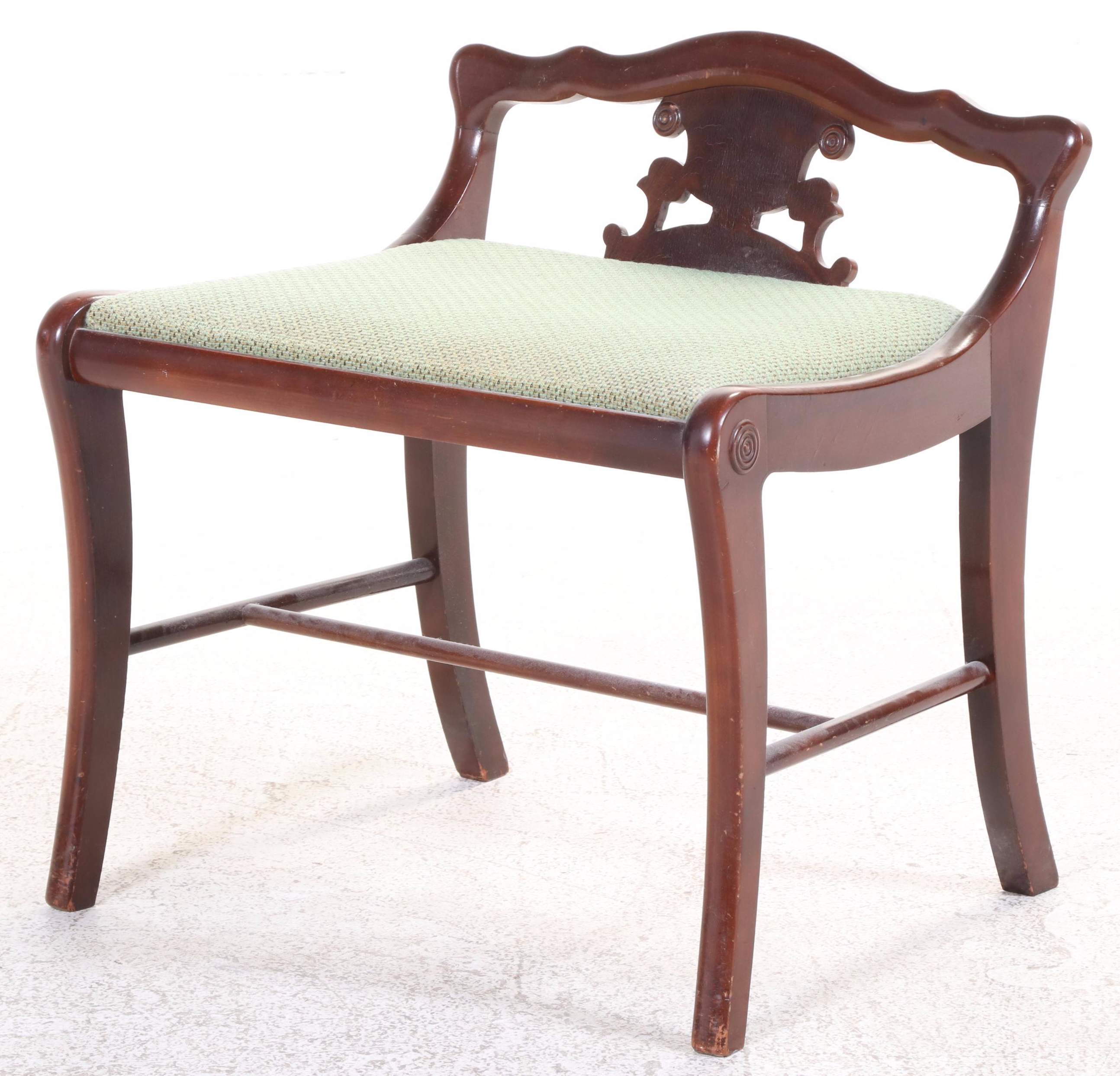 Thomasville Chair Company Classical Style Mahogany Vanity Table with Stool