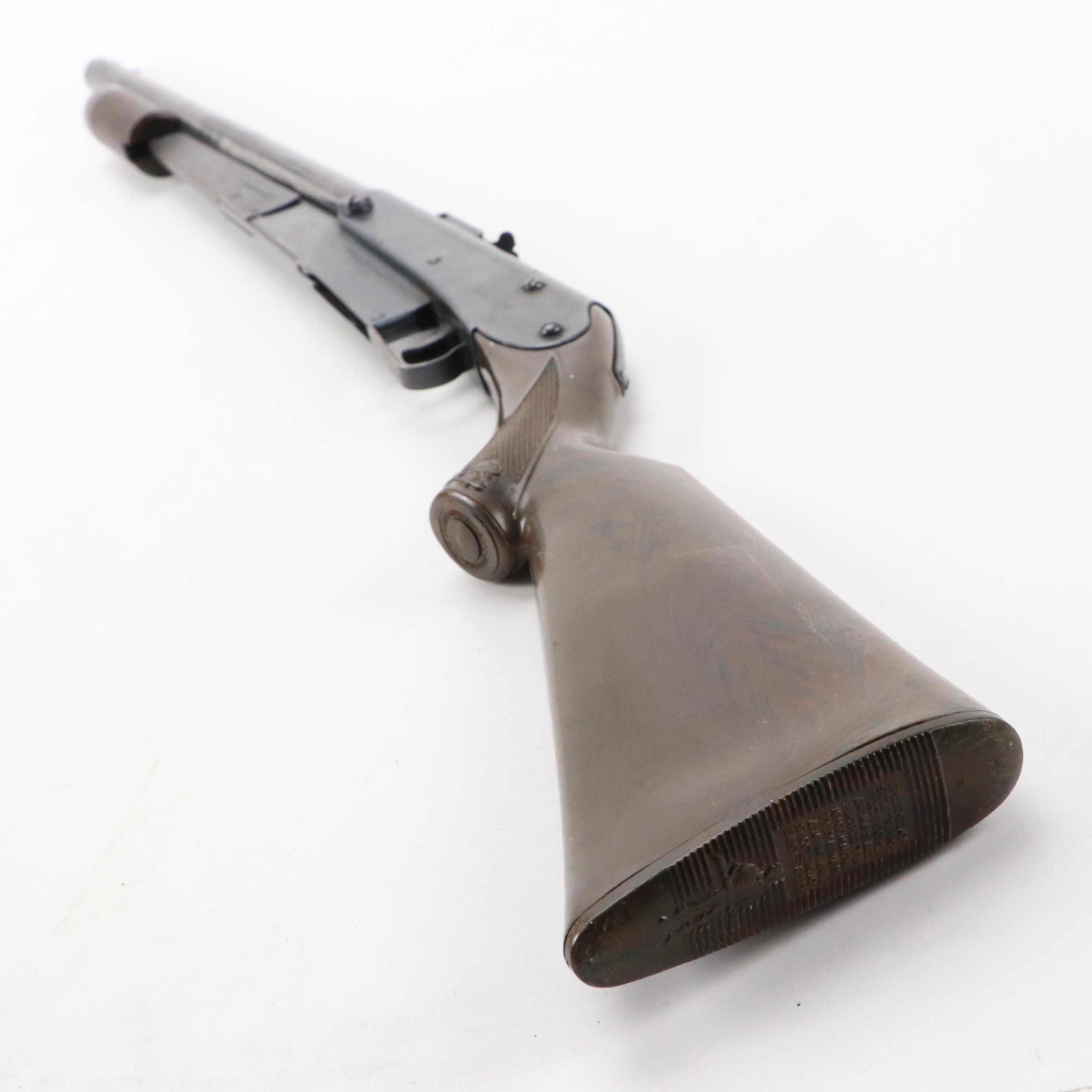 Daisy Pump Action No.25 Air Rifle With Daisy Targets, Manuals in Display