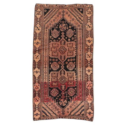 4'4 x 8'6 Hand-Knotted Persian Qashqai Area Rug