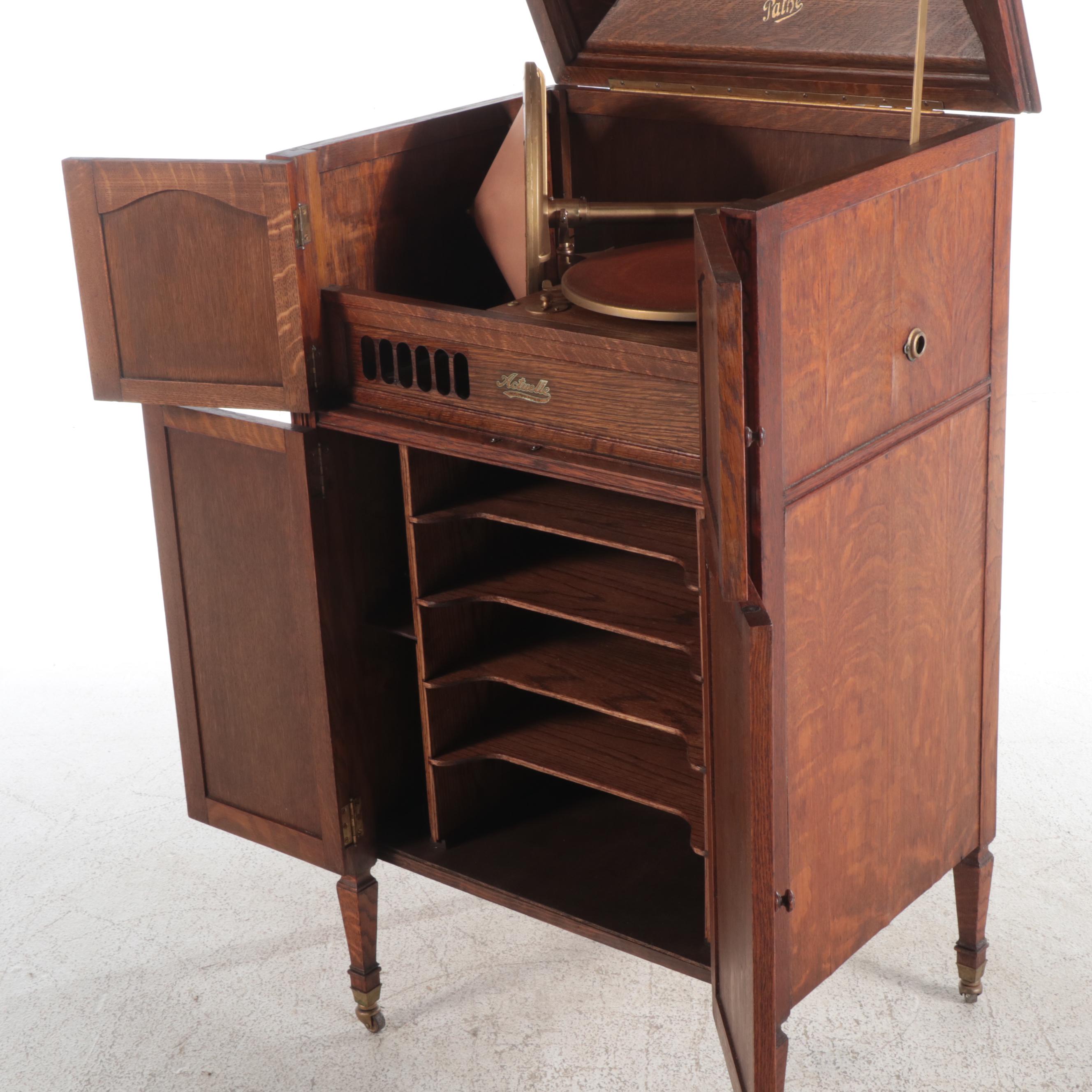 Pathé Frères French Oak-Cabinet Phonograph, Early 20th Century