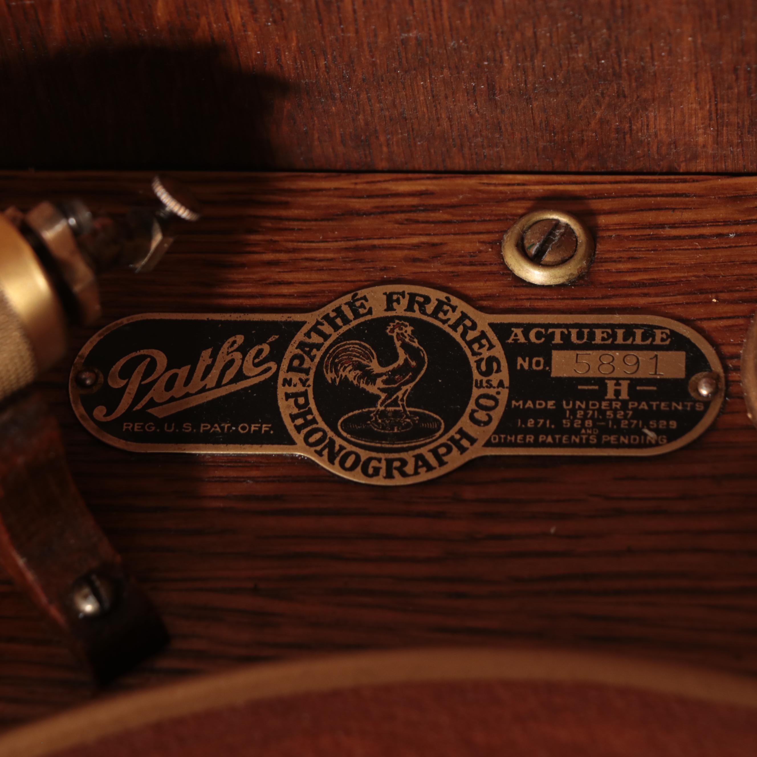 Pathé Frères French Oak-Cabinet Phonograph, Early 20th Century