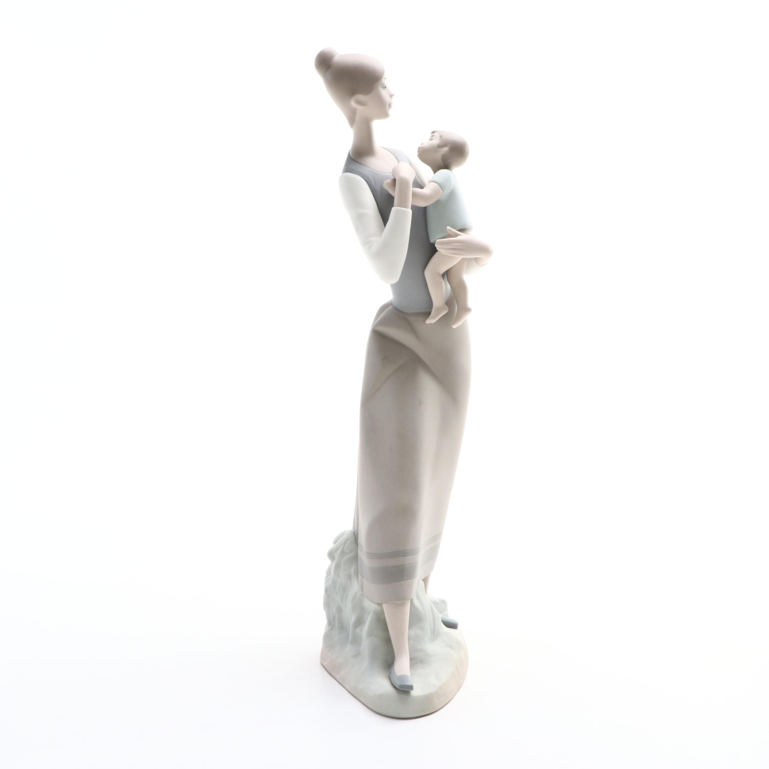 Lladró "Mother and Child" Porcelain Figurine
