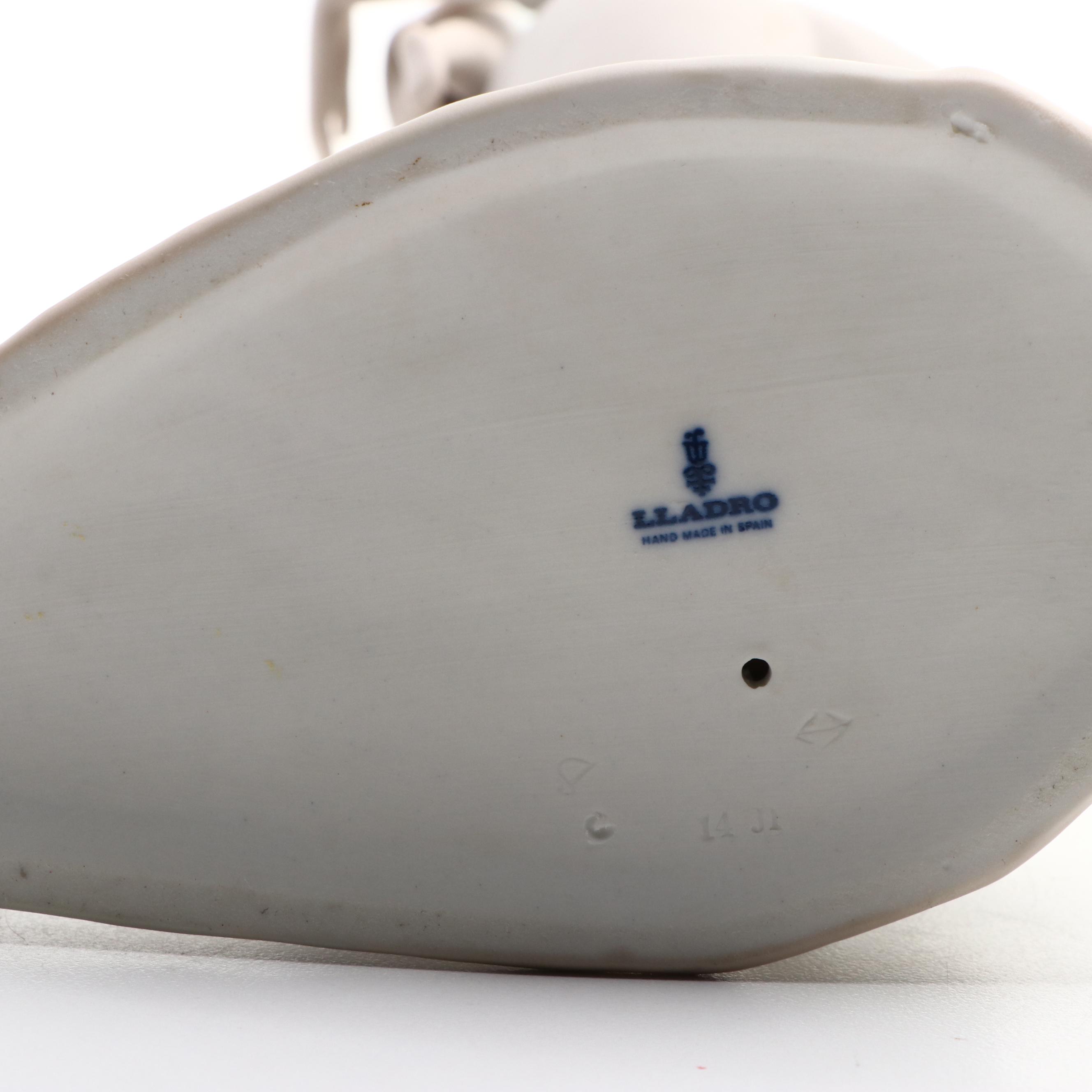 Lladró "Mother and Child" Porcelain Figurine