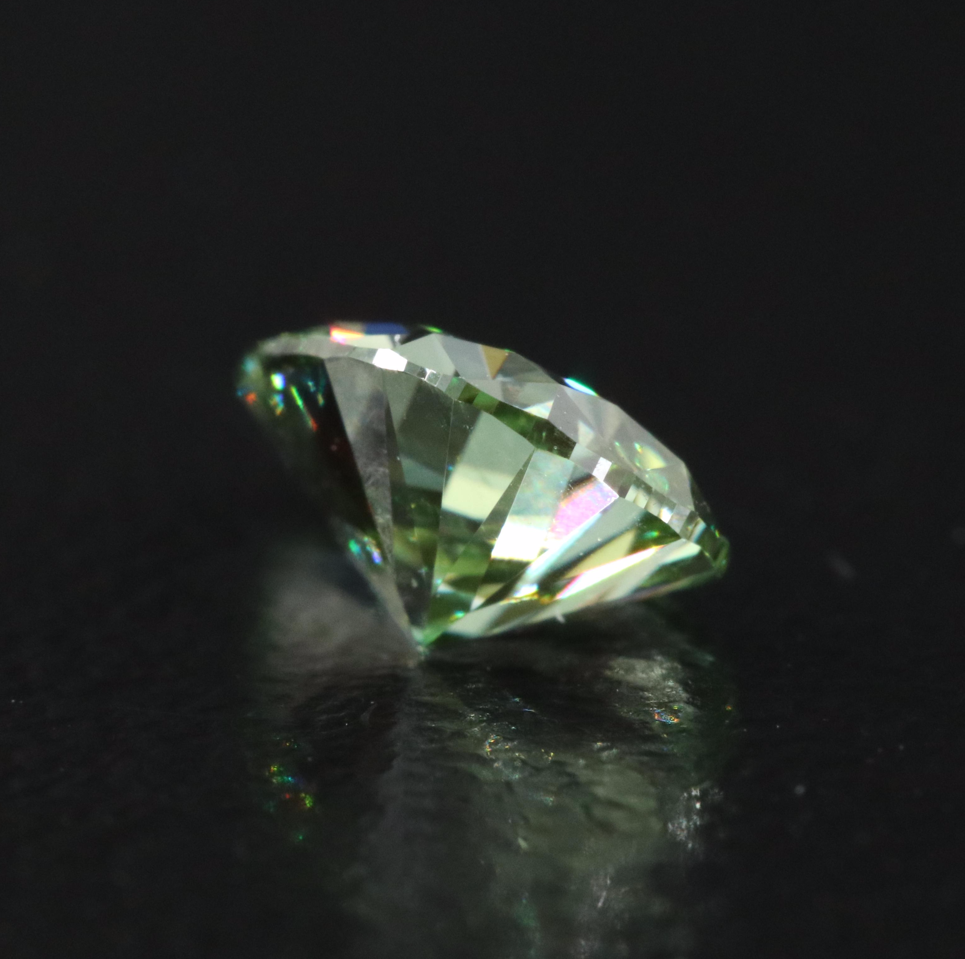 Loose 1.01 CT (Origin Undetermined) Fancy Green Diamond