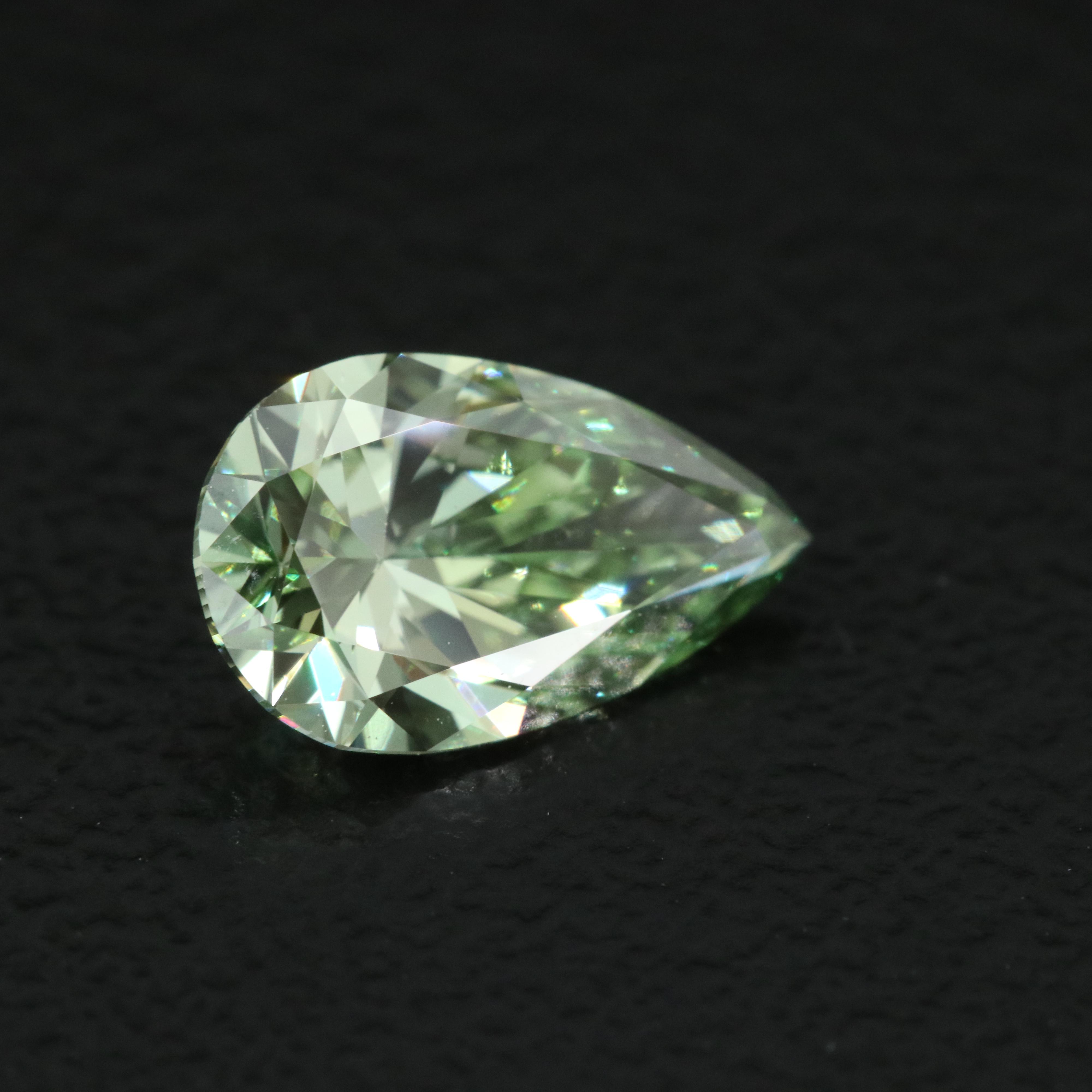 Loose 1.01 CT (Origin Undetermined) Fancy Green Diamond
