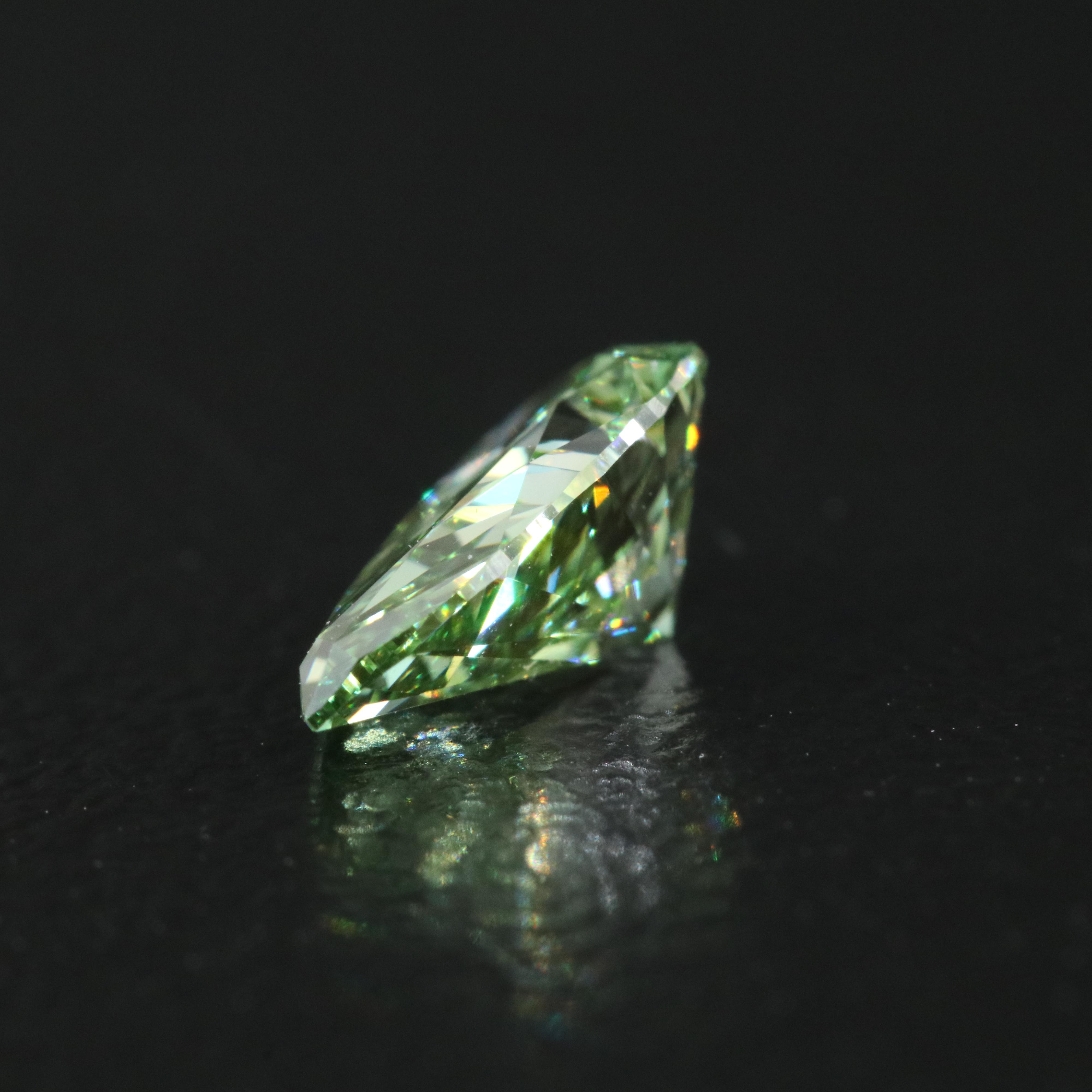 Loose 1.01 CT (Origin Undetermined) Fancy Green Diamond