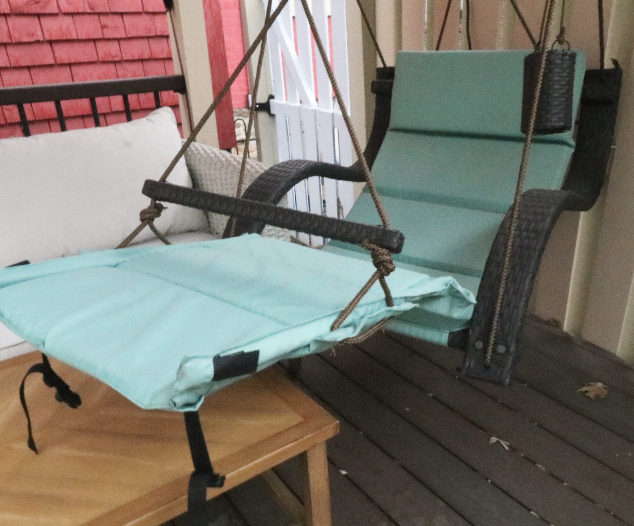 SoCo "Low Country Lounger" PE Rattan Porch Swing