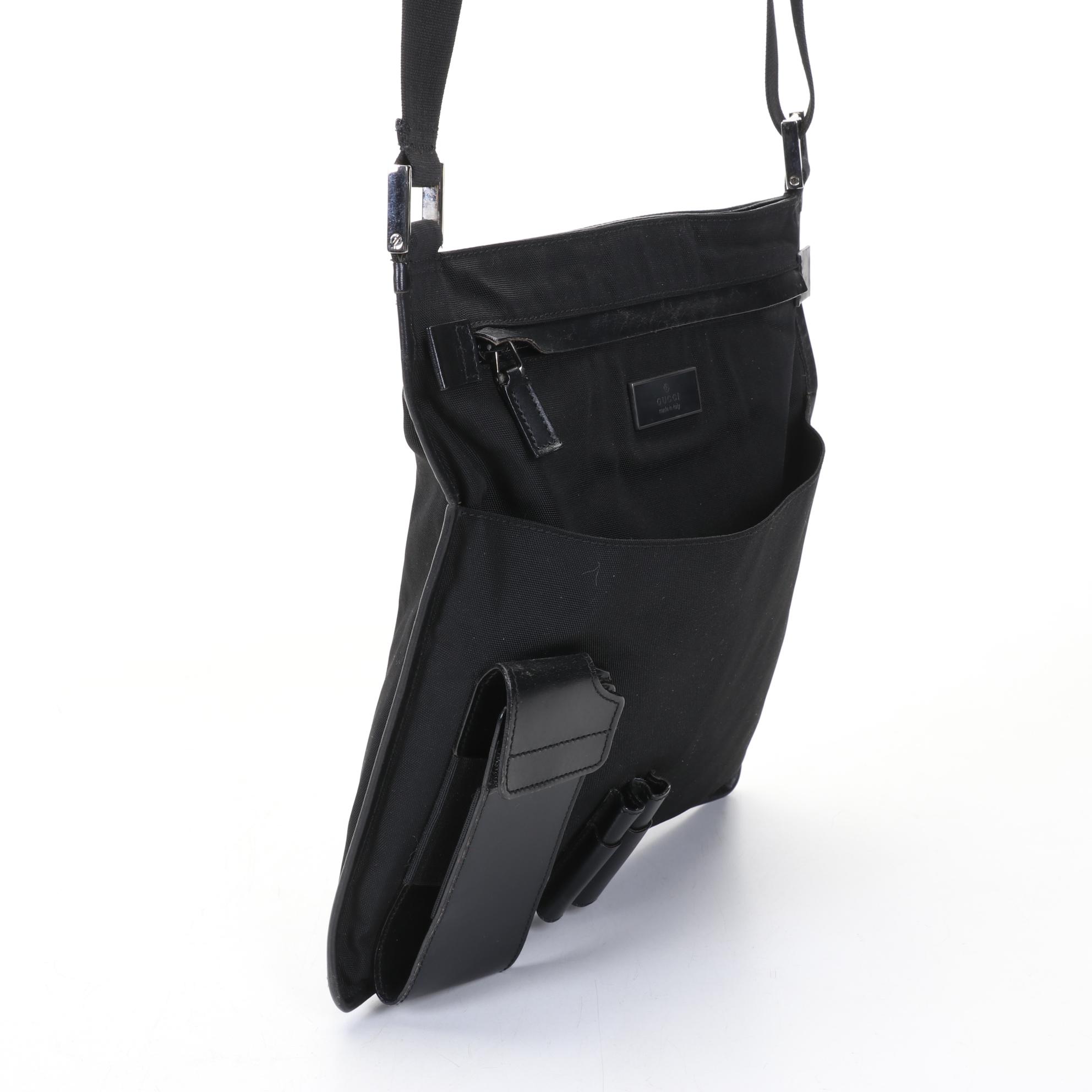 Gucci Black Nylon Messenger Bag With Leather Accents and Dust Cover