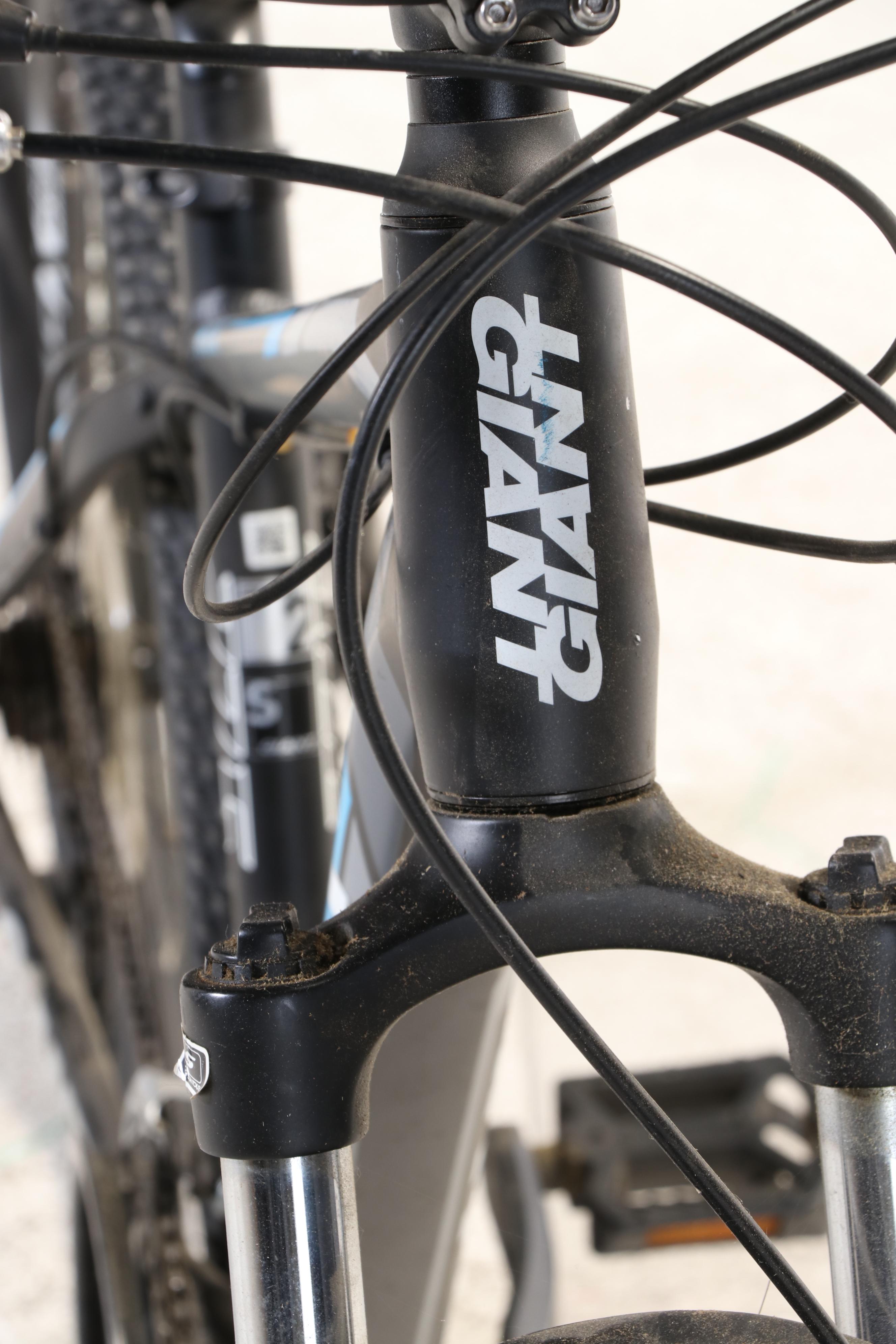 Giant "ATX 27.5" Mountain Bike