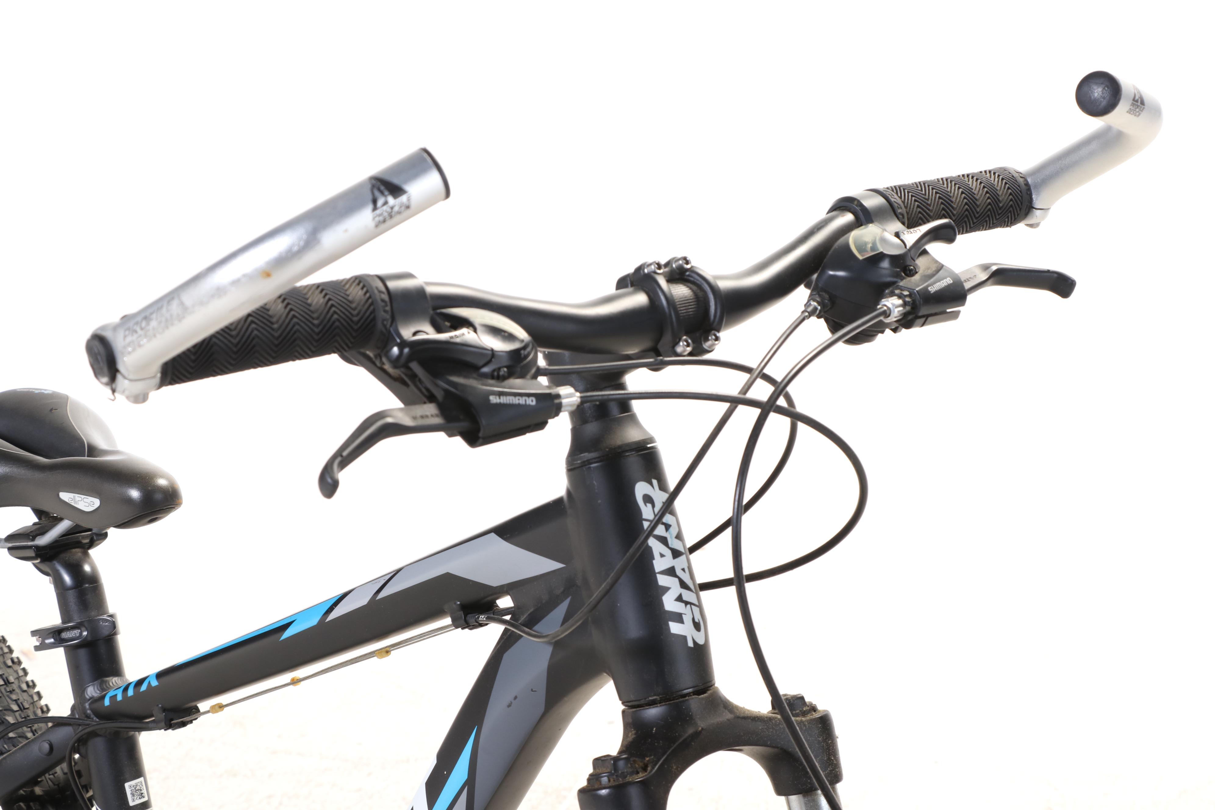 Giant "ATX 27.5" Mountain Bike