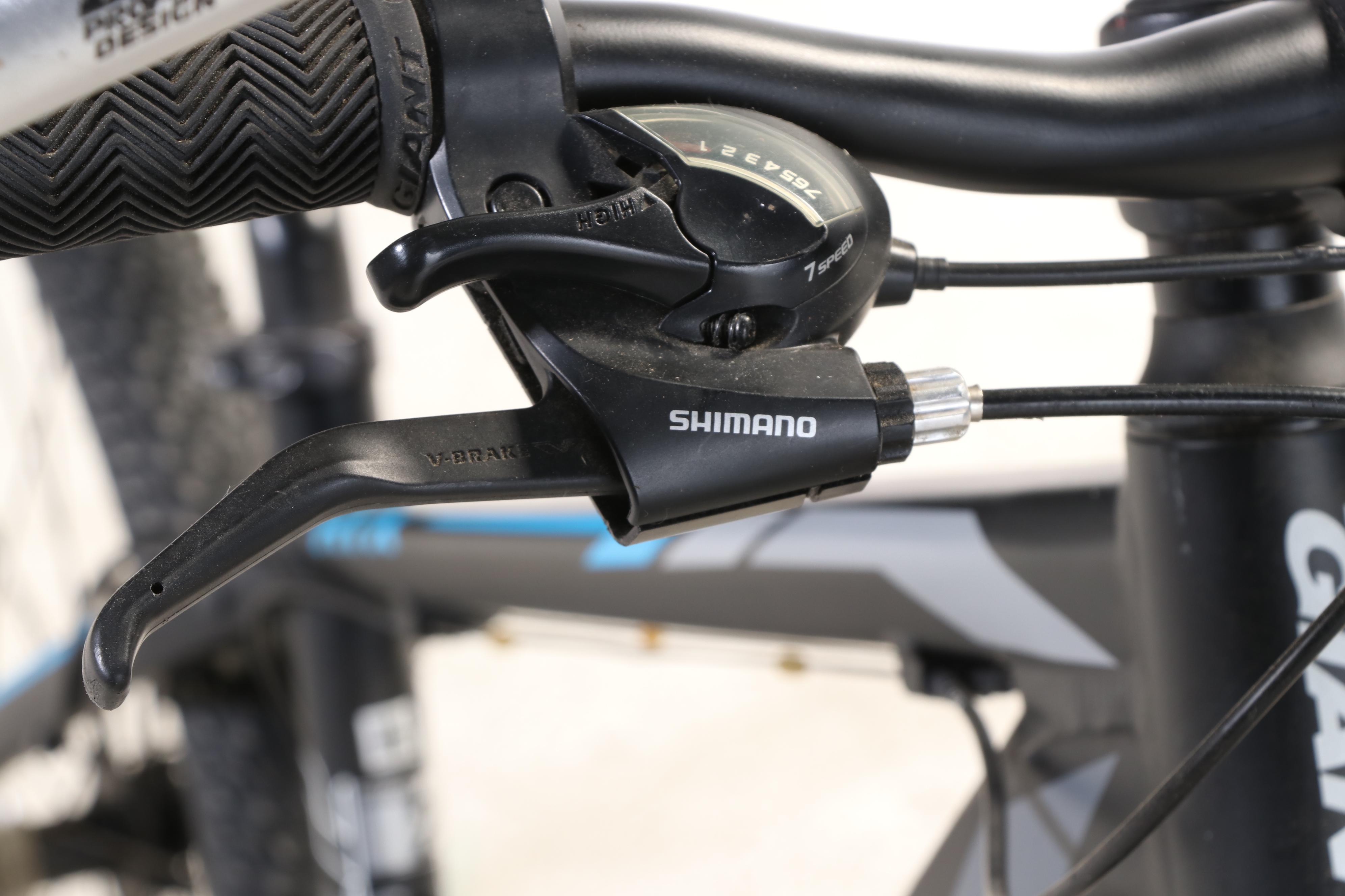 Giant "ATX 27.5" Mountain Bike