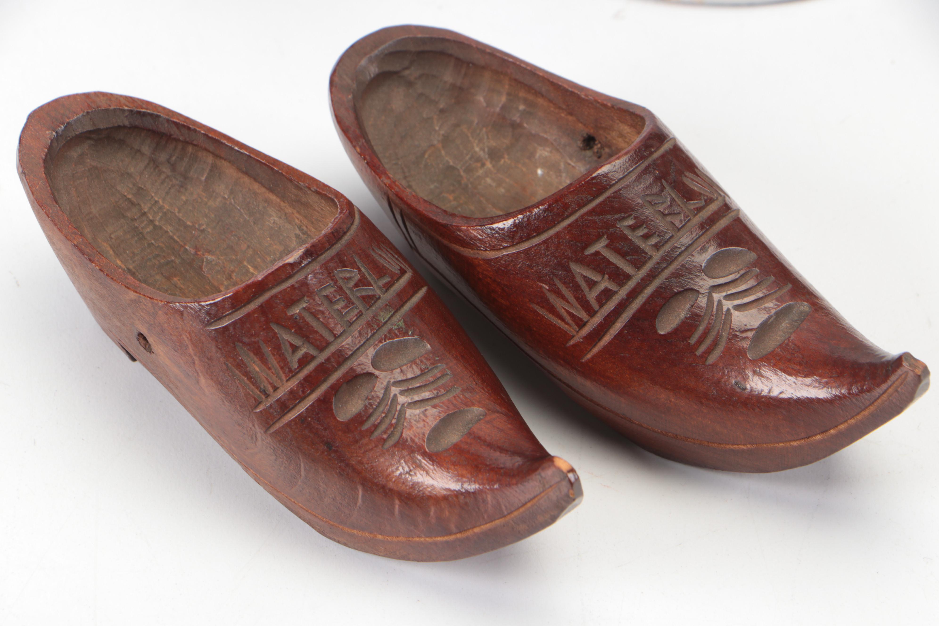 Syroco Cedar Lined Tobacco Pipe Holder Box with Duck Motif and More Décor