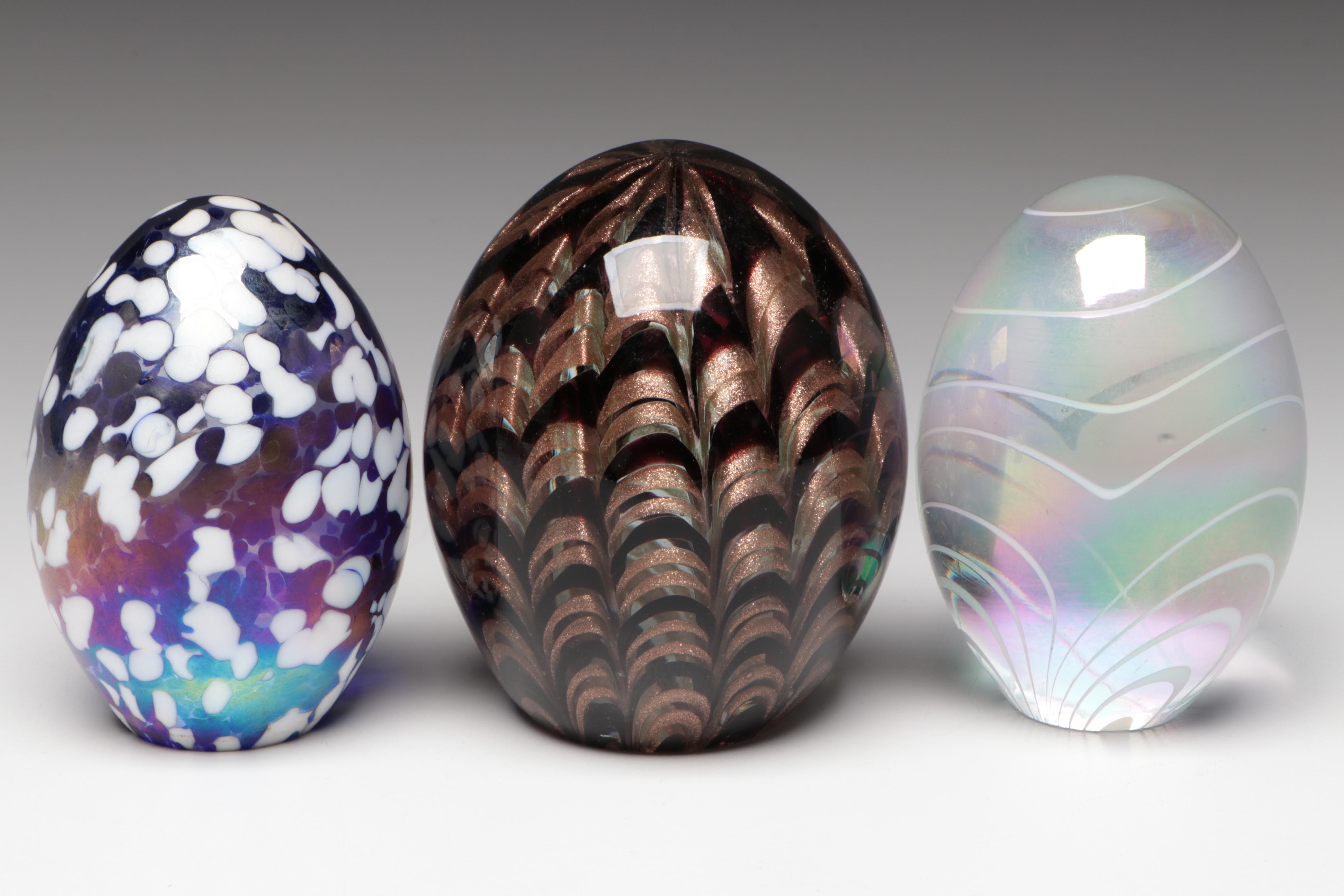Egg-Form Art Glass Paperweights