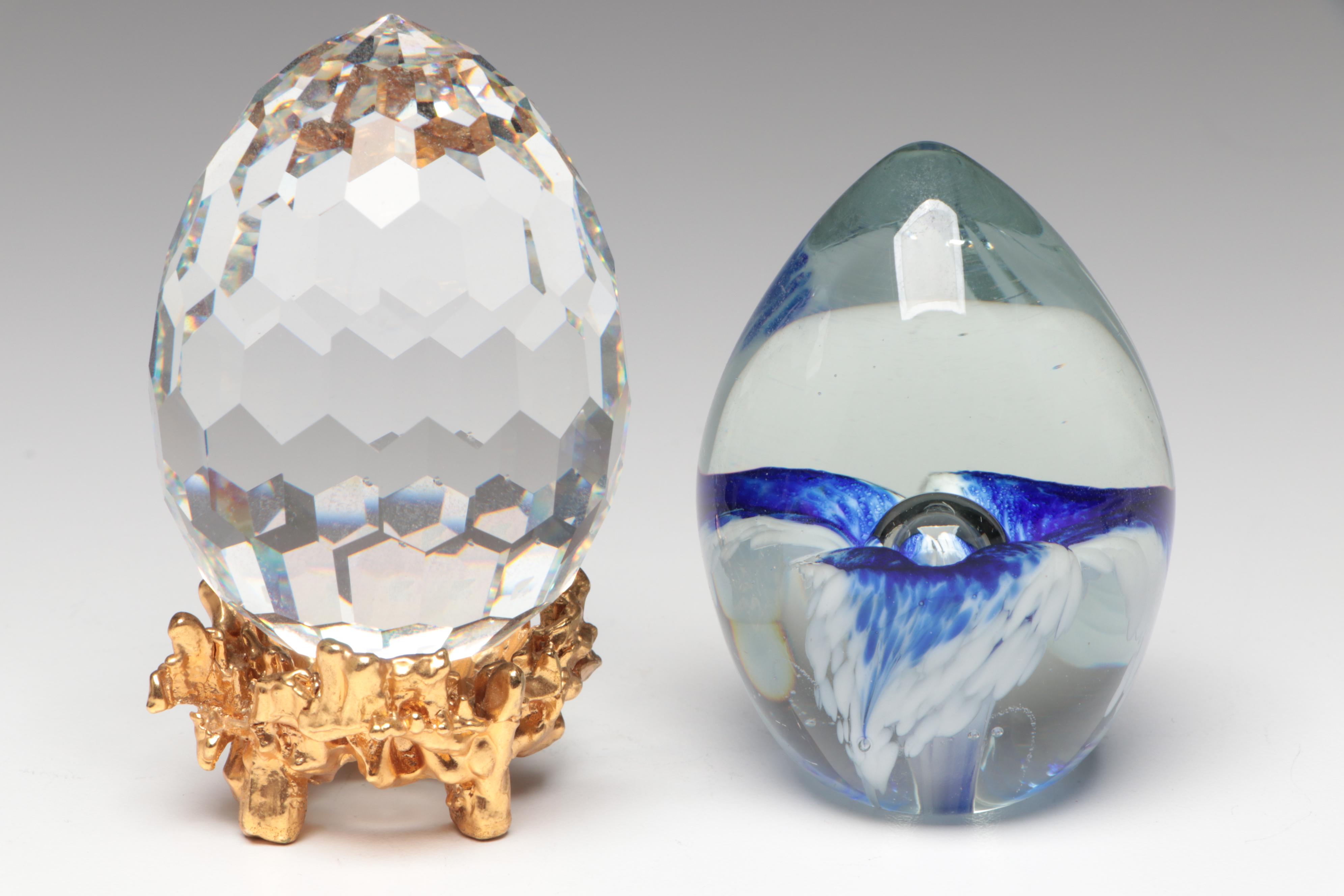 Egg-Form Art Glass Paperweights
