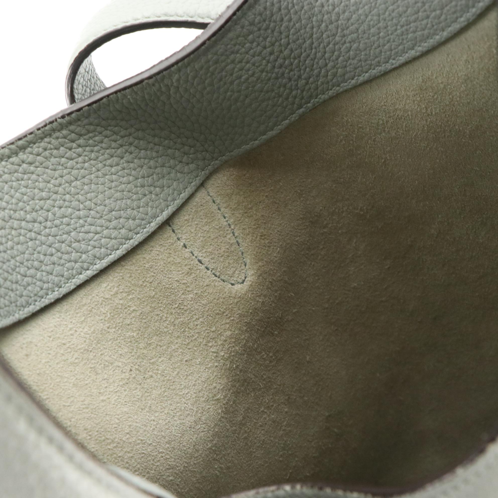 Gucci Piston Lock Hobo Bag and Pouch in Stone Grey Grained Leather