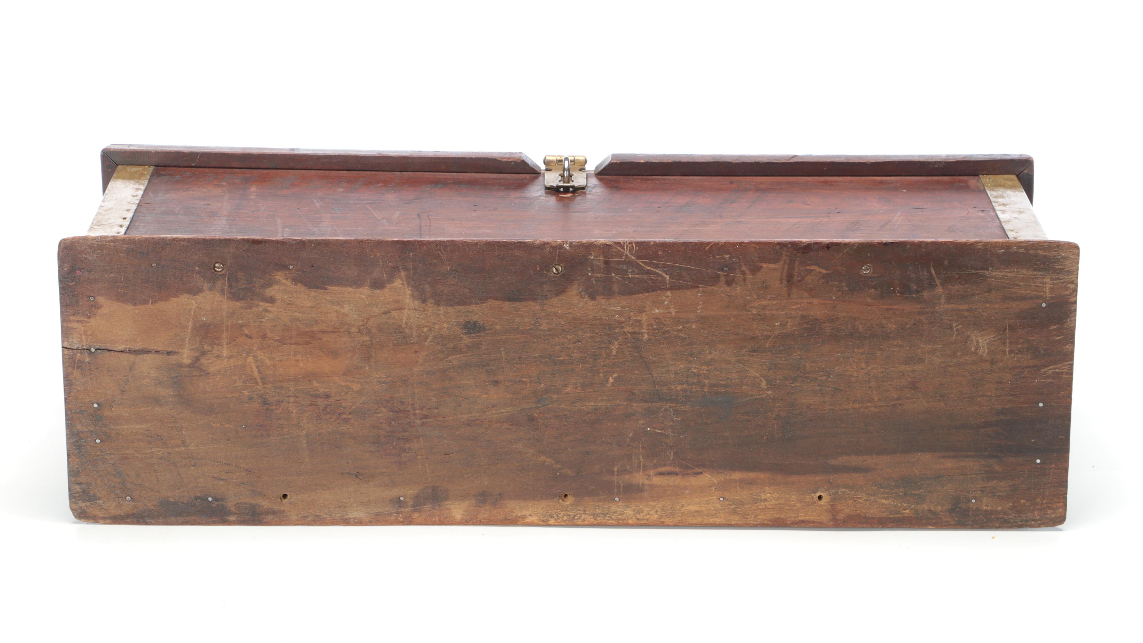English Victorian Oblong Box with Brass Handle, Lock and Corner Guards