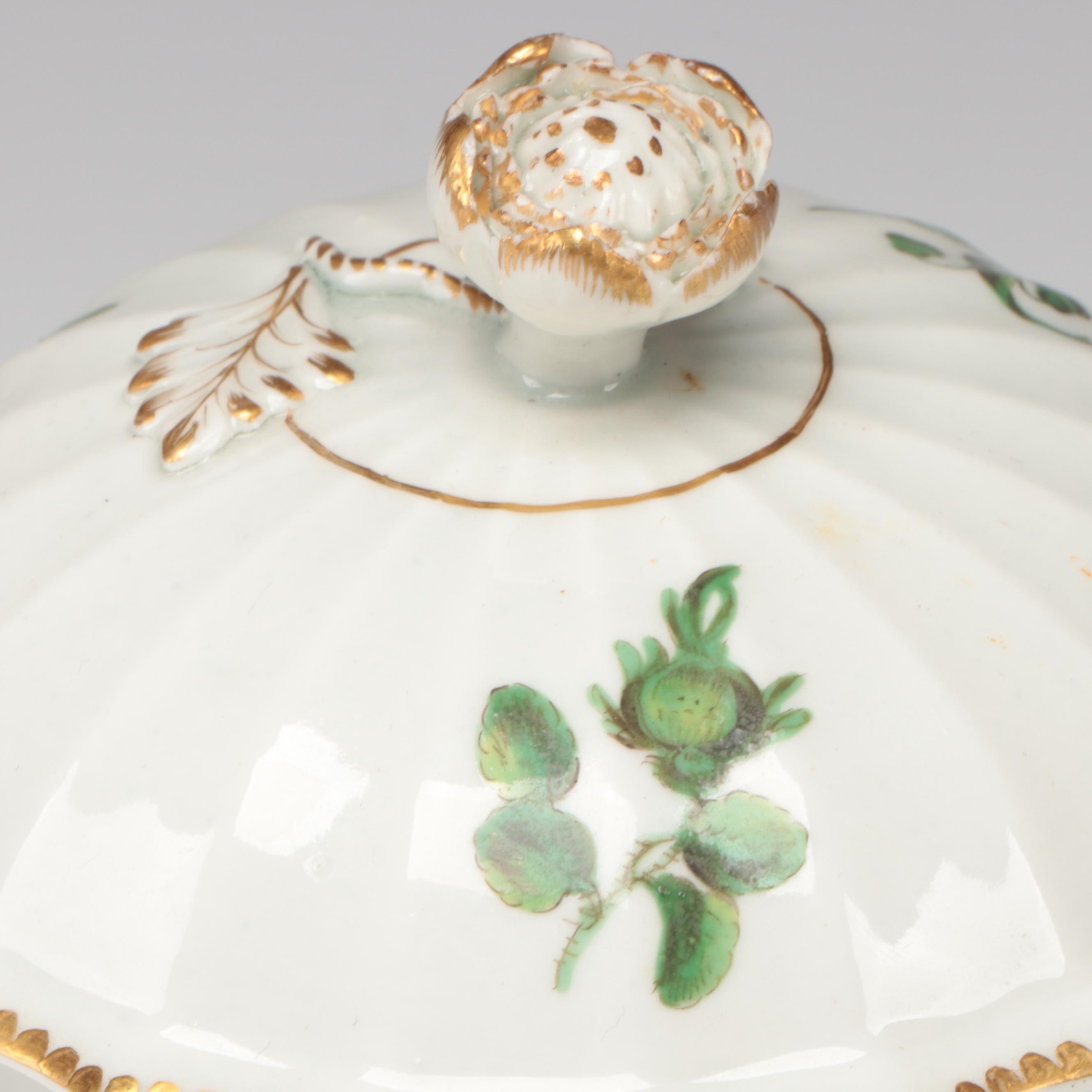 Dr. Wall Worcester Soft Paste Porcelain Kakiemon Plate and Covered Bowl, 18th C.