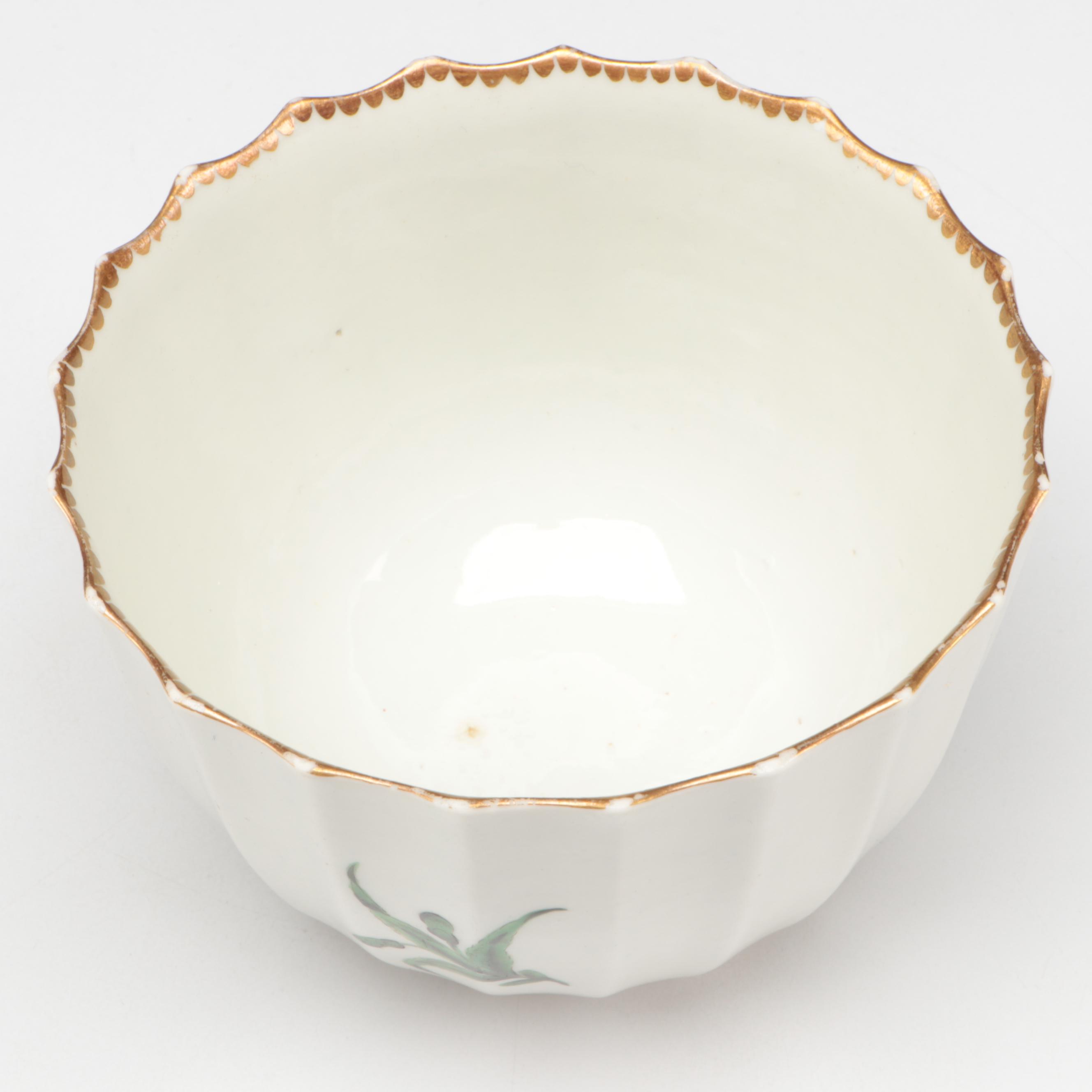 Dr. Wall Worcester Soft Paste Porcelain Kakiemon Plate and Covered Bowl, 18th C.