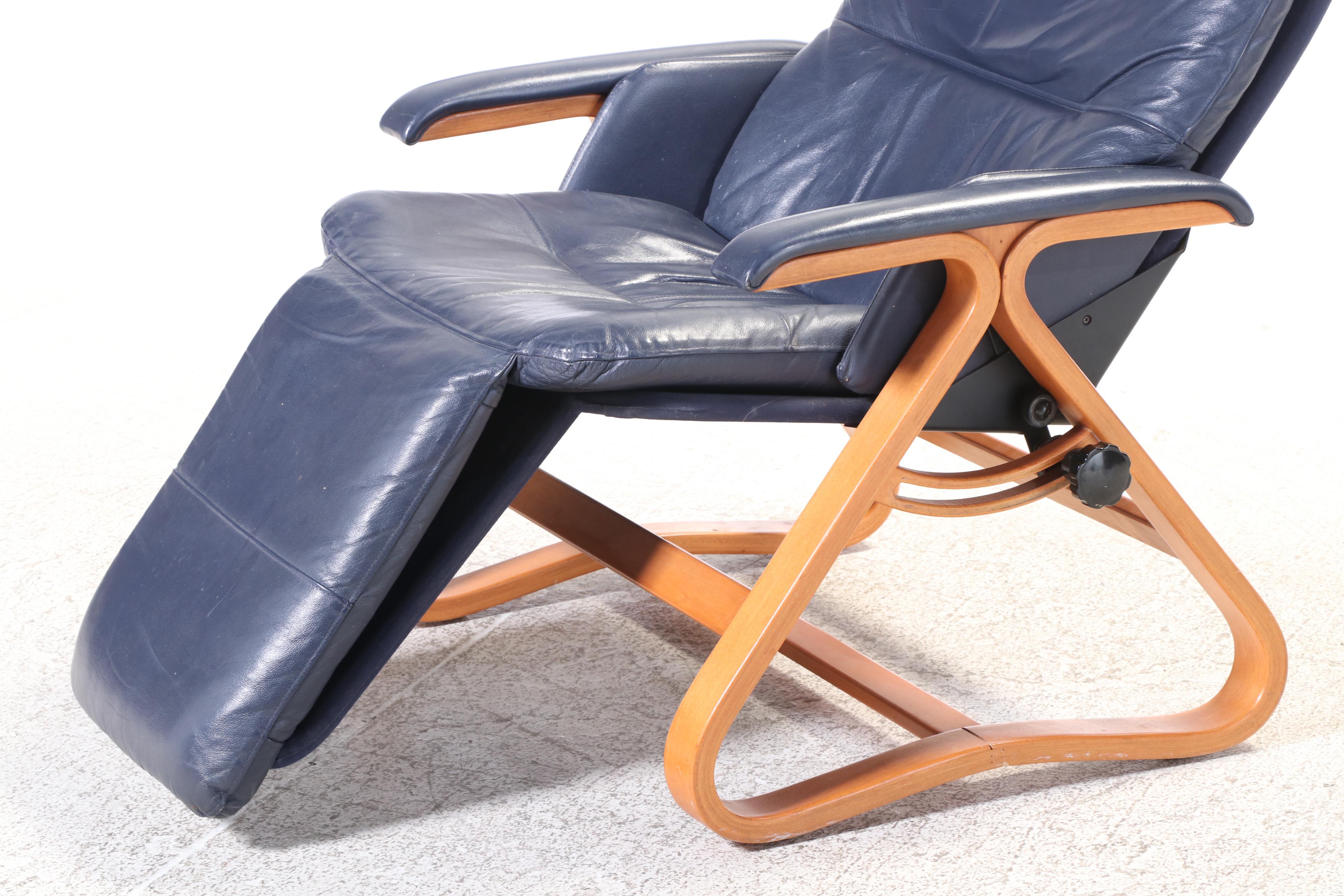 NEPSCO "Backsaver" Modernist Bentwood and Leather Contoured Lounge Chair