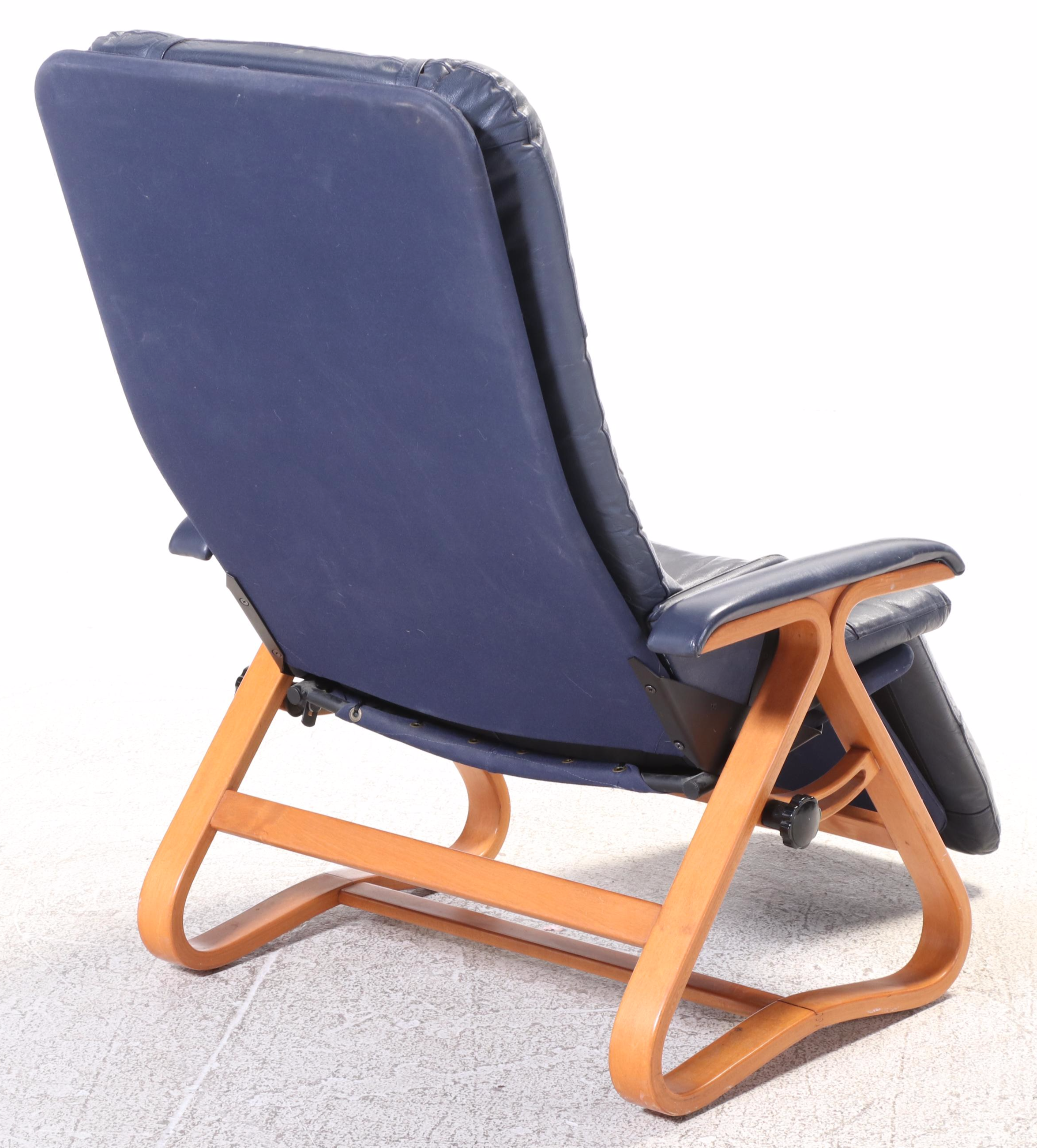 NEPSCO "Backsaver" Modernist Bentwood and Leather Contoured Lounge Chair