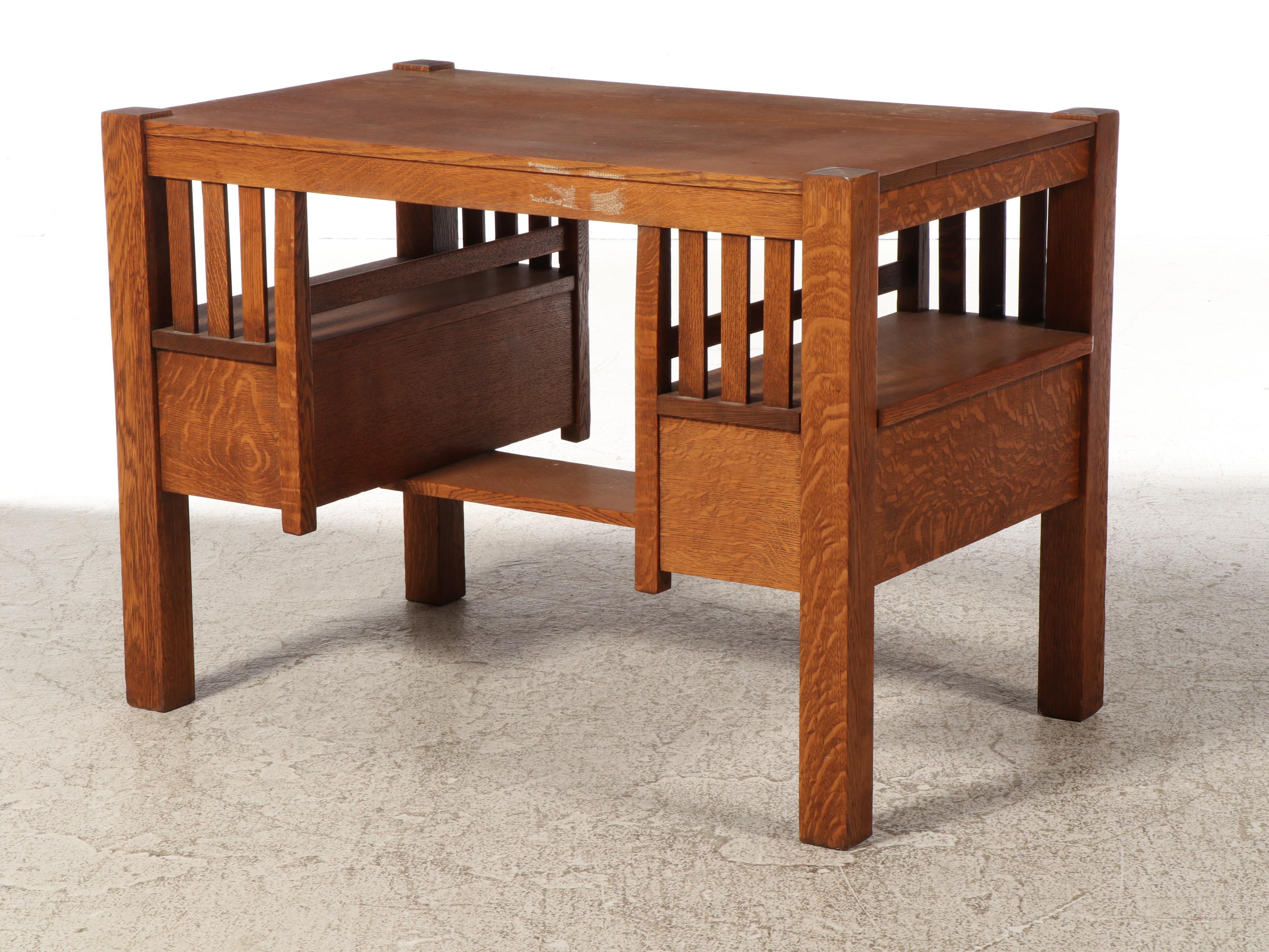 Arts and Crafts Quartersawn Oak Library Table, Early 20th Century