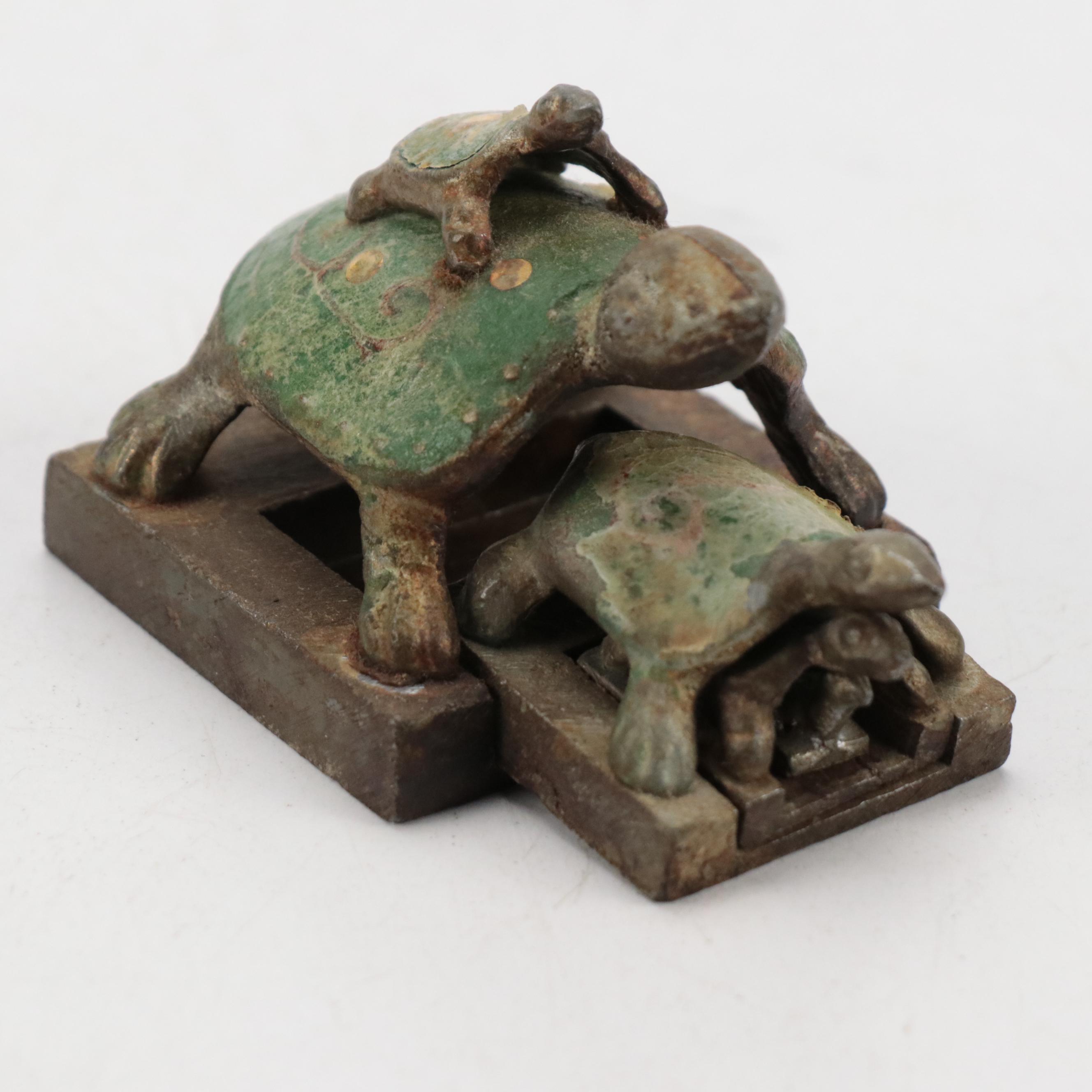 Chinese Patinated Nesting Turtle Seals