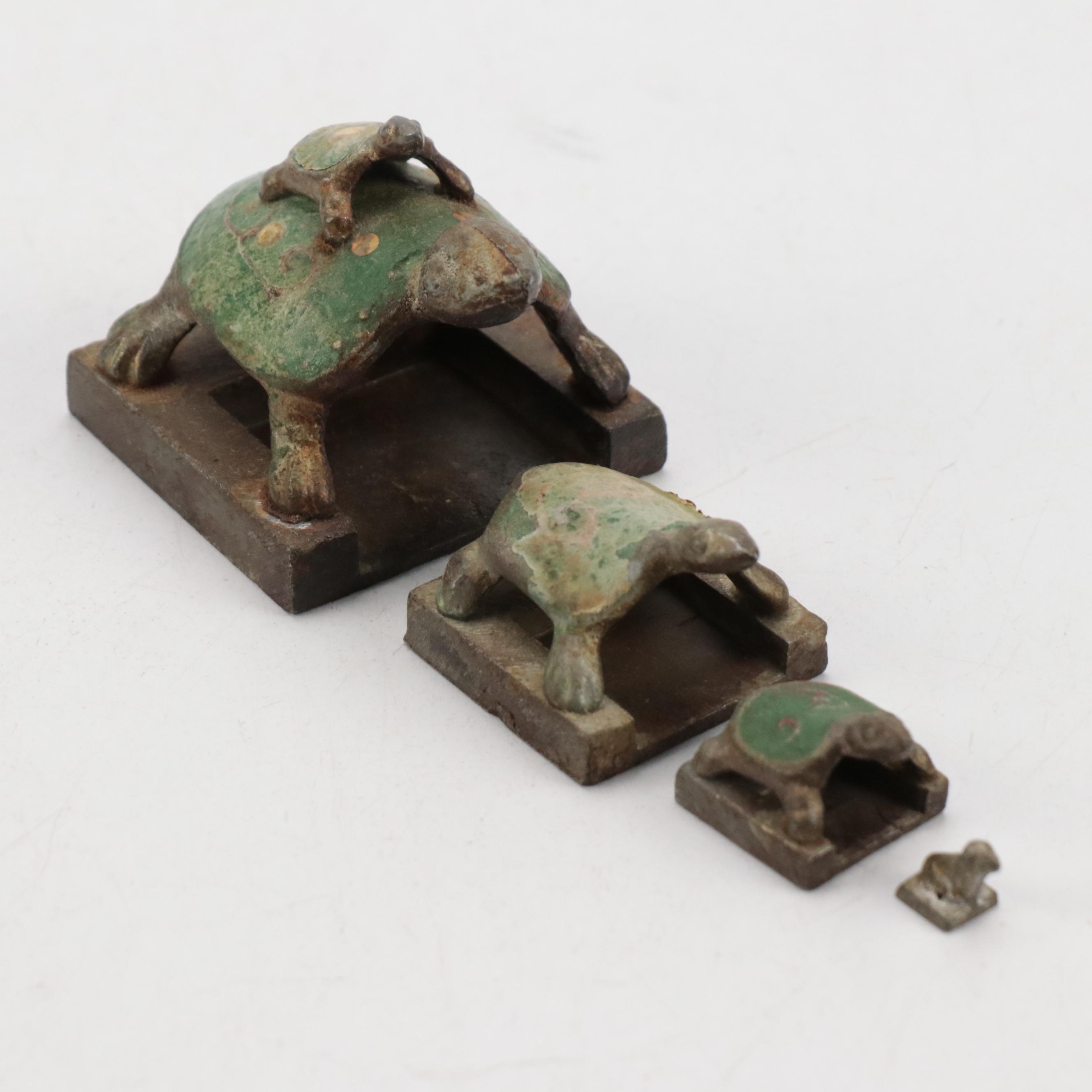 Chinese Patinated Nesting Turtle Seals