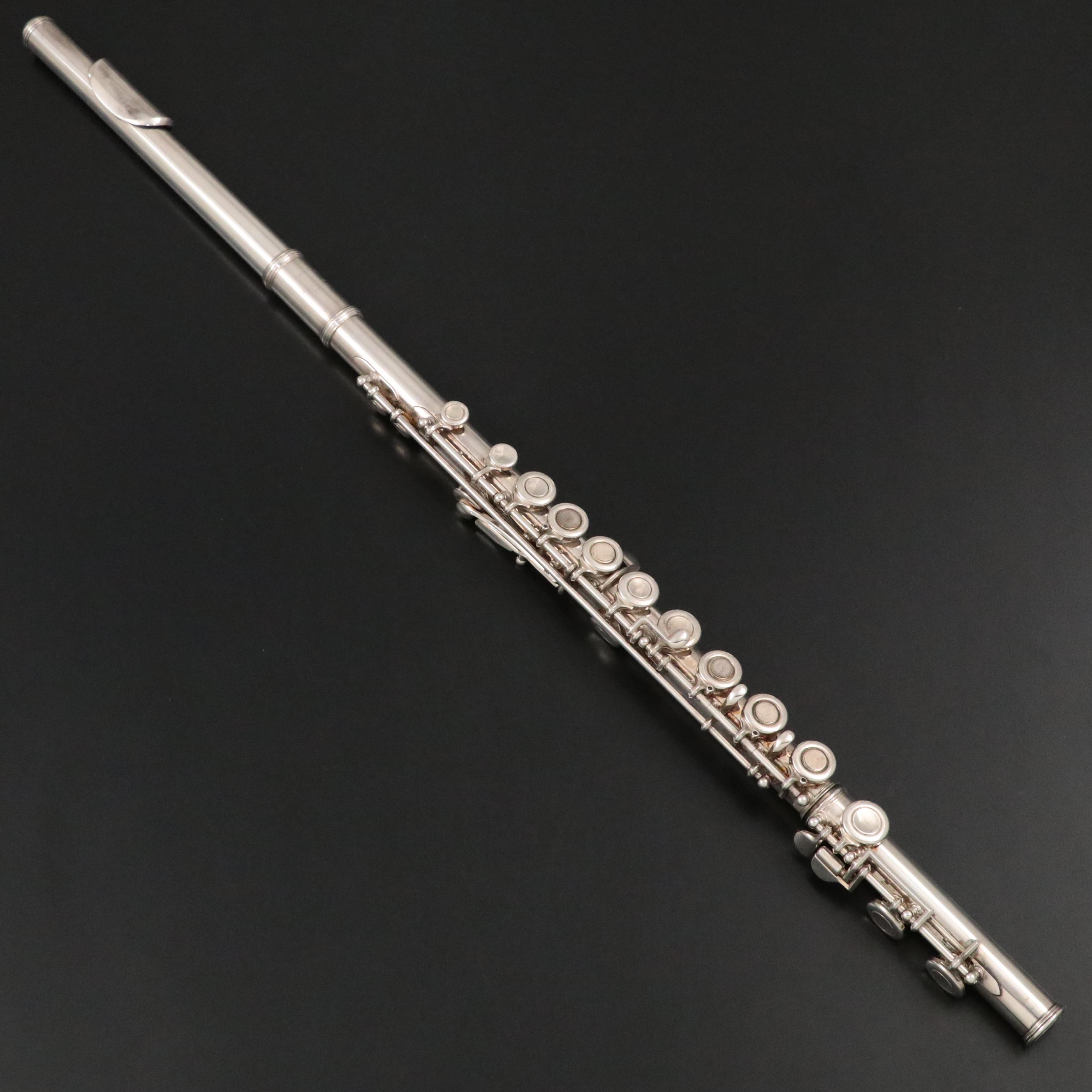 W.T. Armstrong Model 80 Sterling Silver Closed Hole Flute