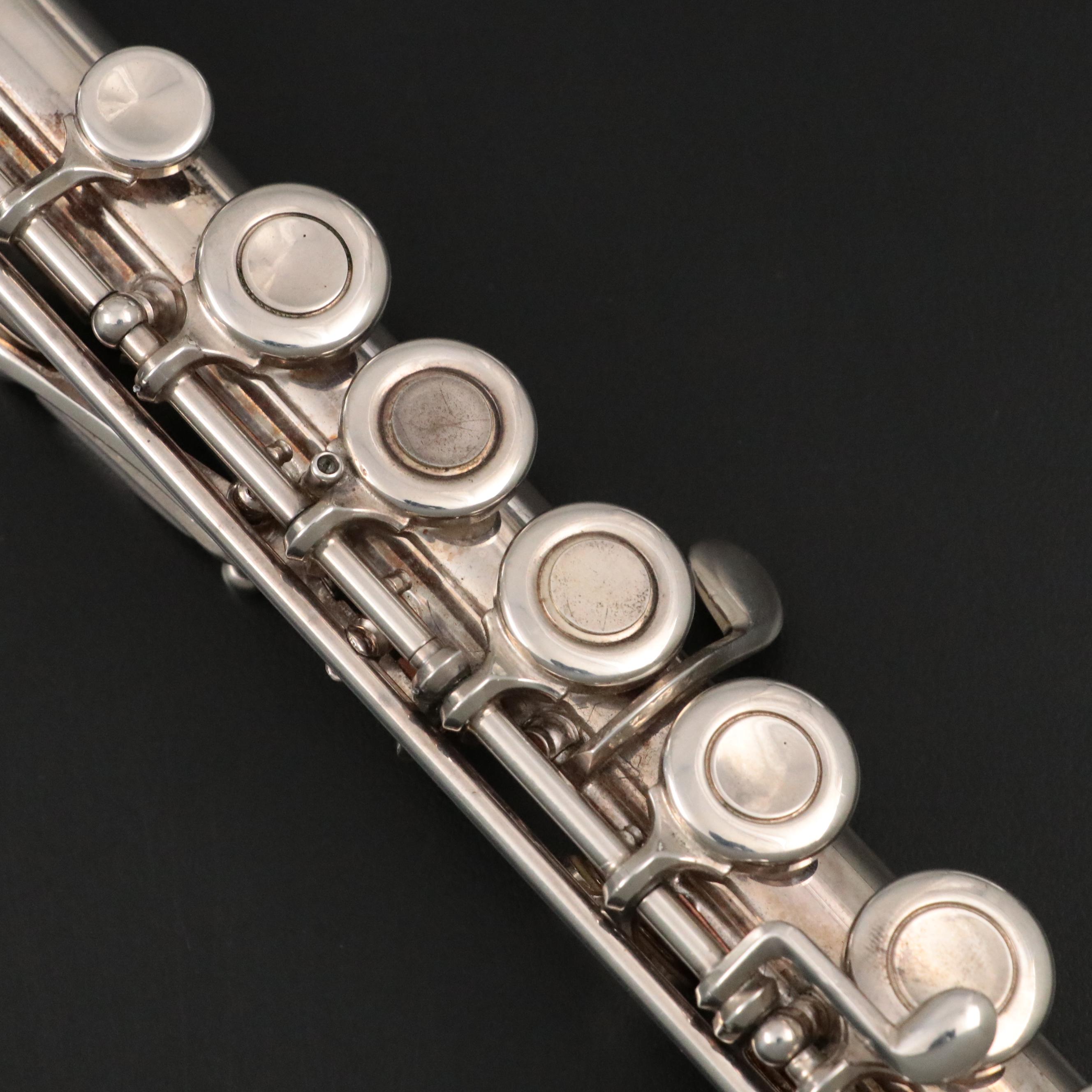 W.T. Armstrong Model 80 Sterling Silver Closed Hole Flute