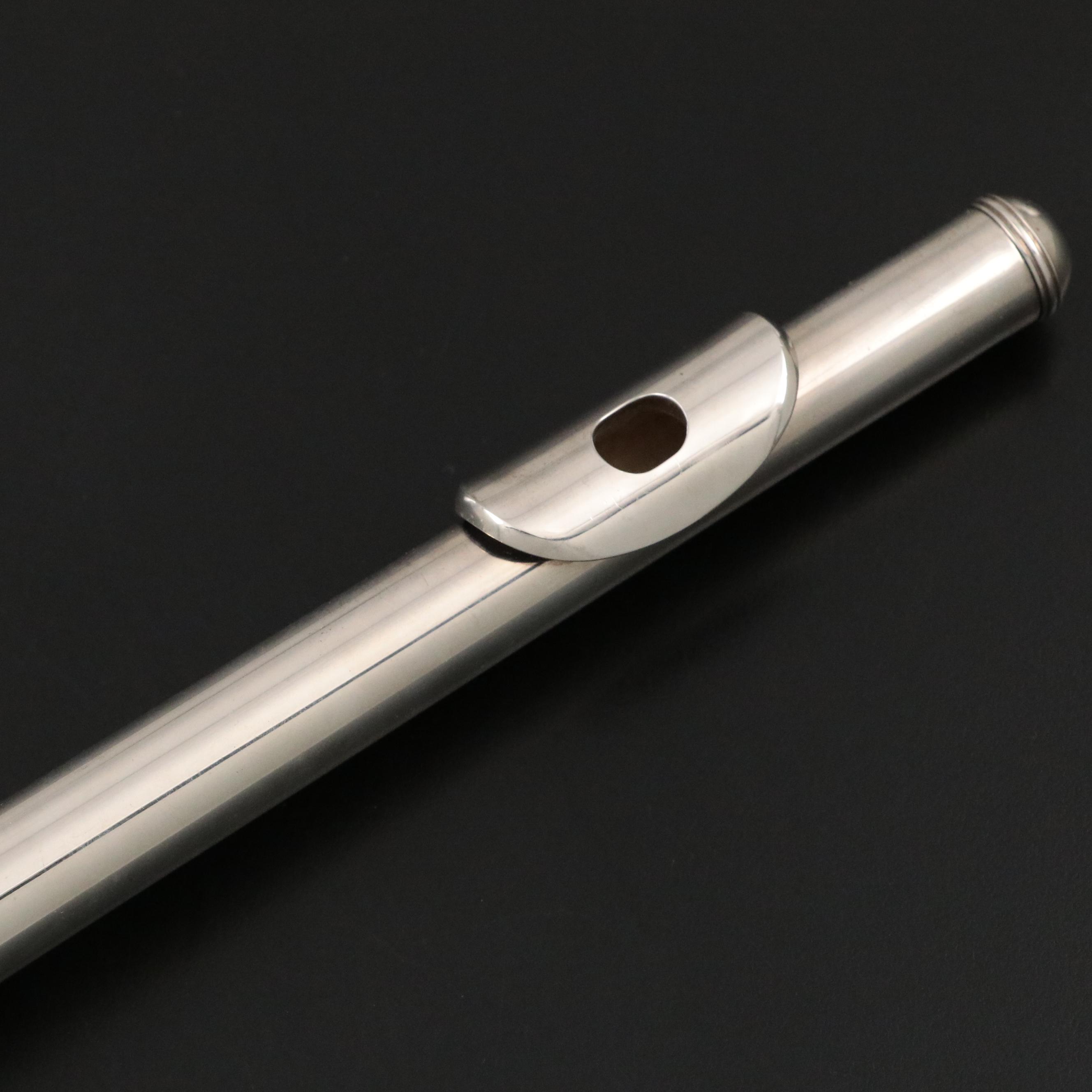 W.T. Armstrong Model 80 Sterling Silver Closed Hole Flute