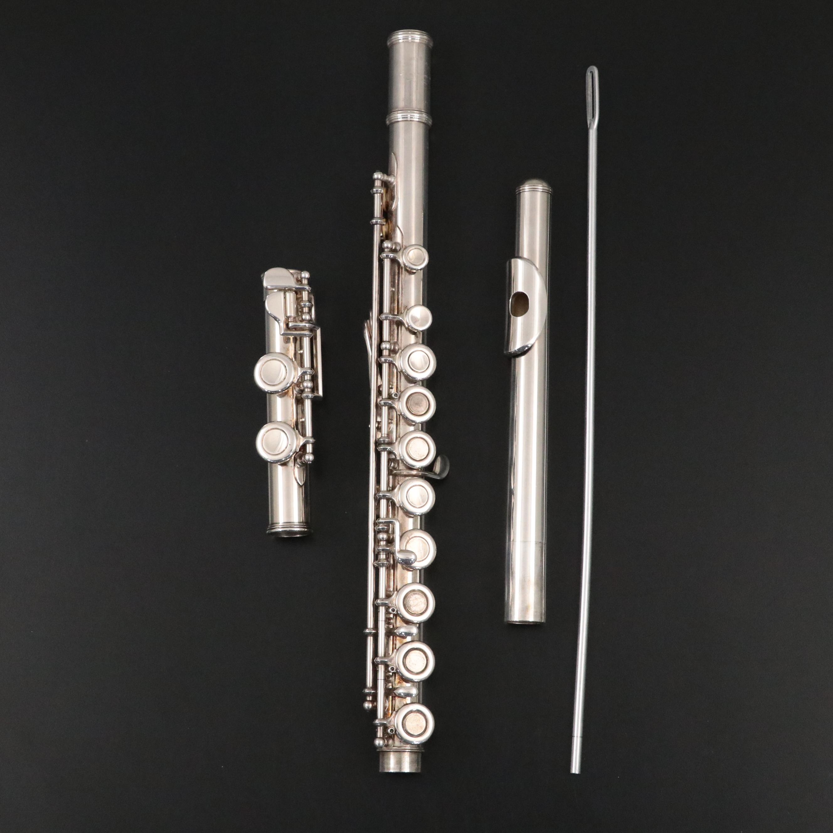 W.T. Armstrong Model 80 Sterling Silver Closed Hole Flute