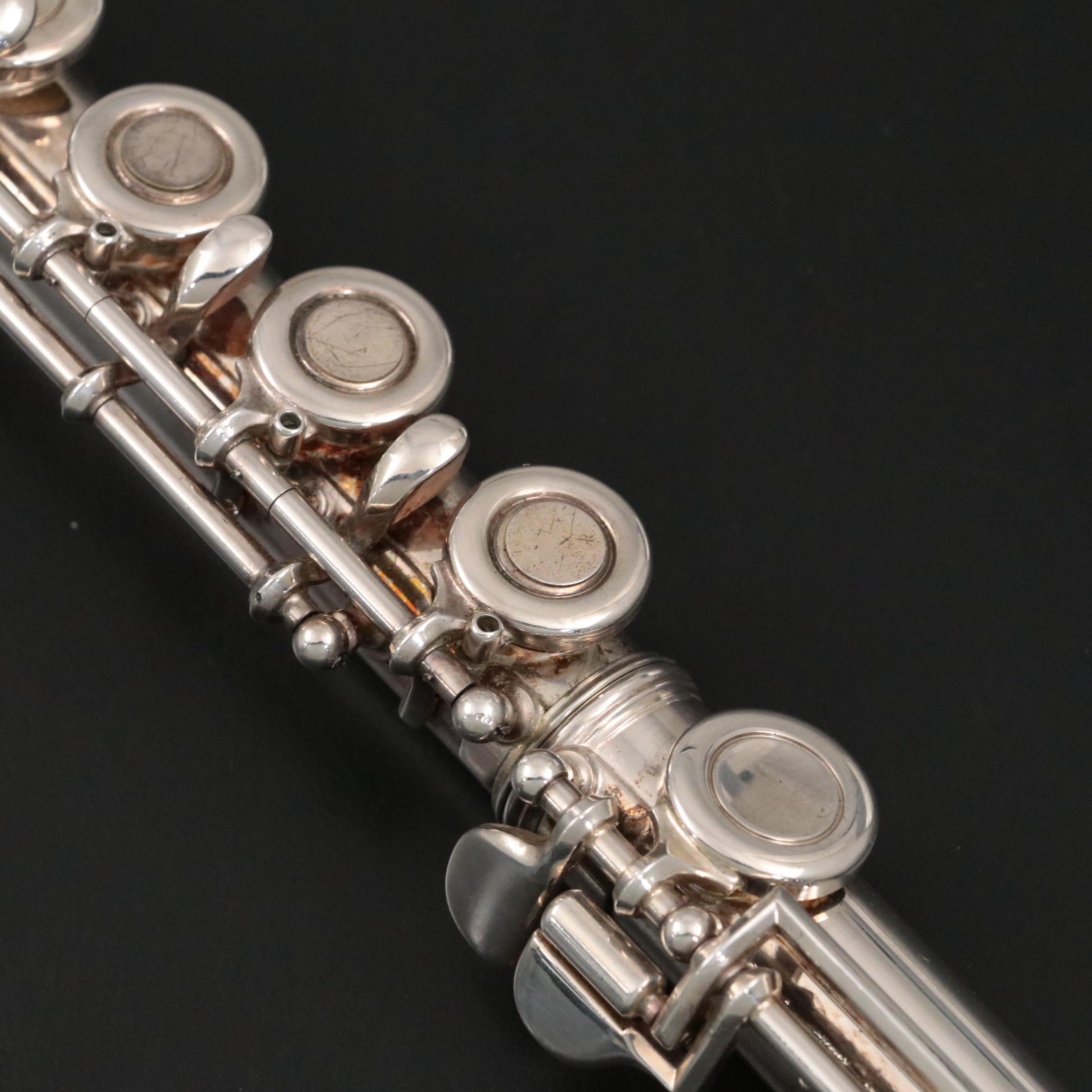 W.T. Armstrong Model 80 Sterling Silver Closed Hole Flute