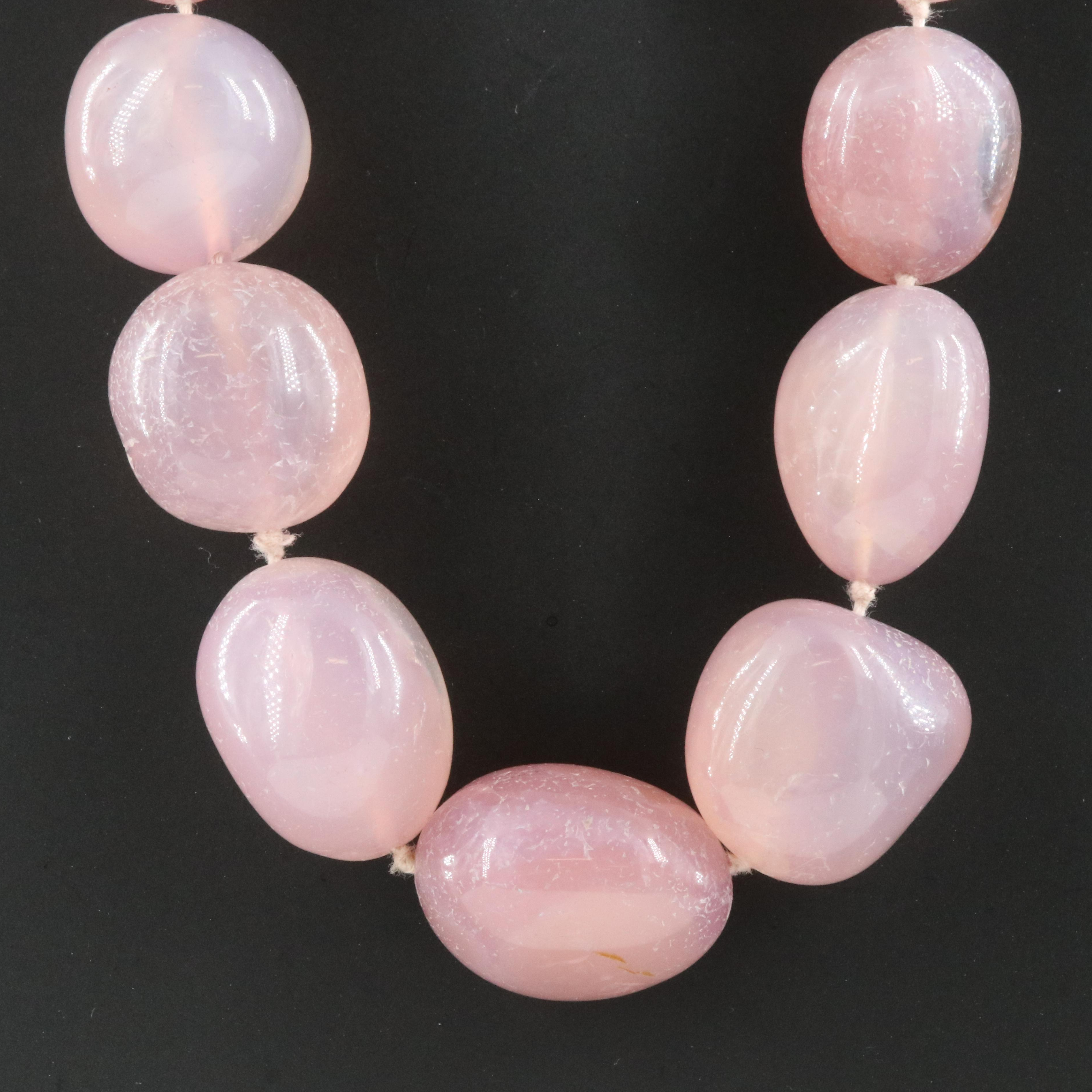 Graduated Chalcedony Necklace