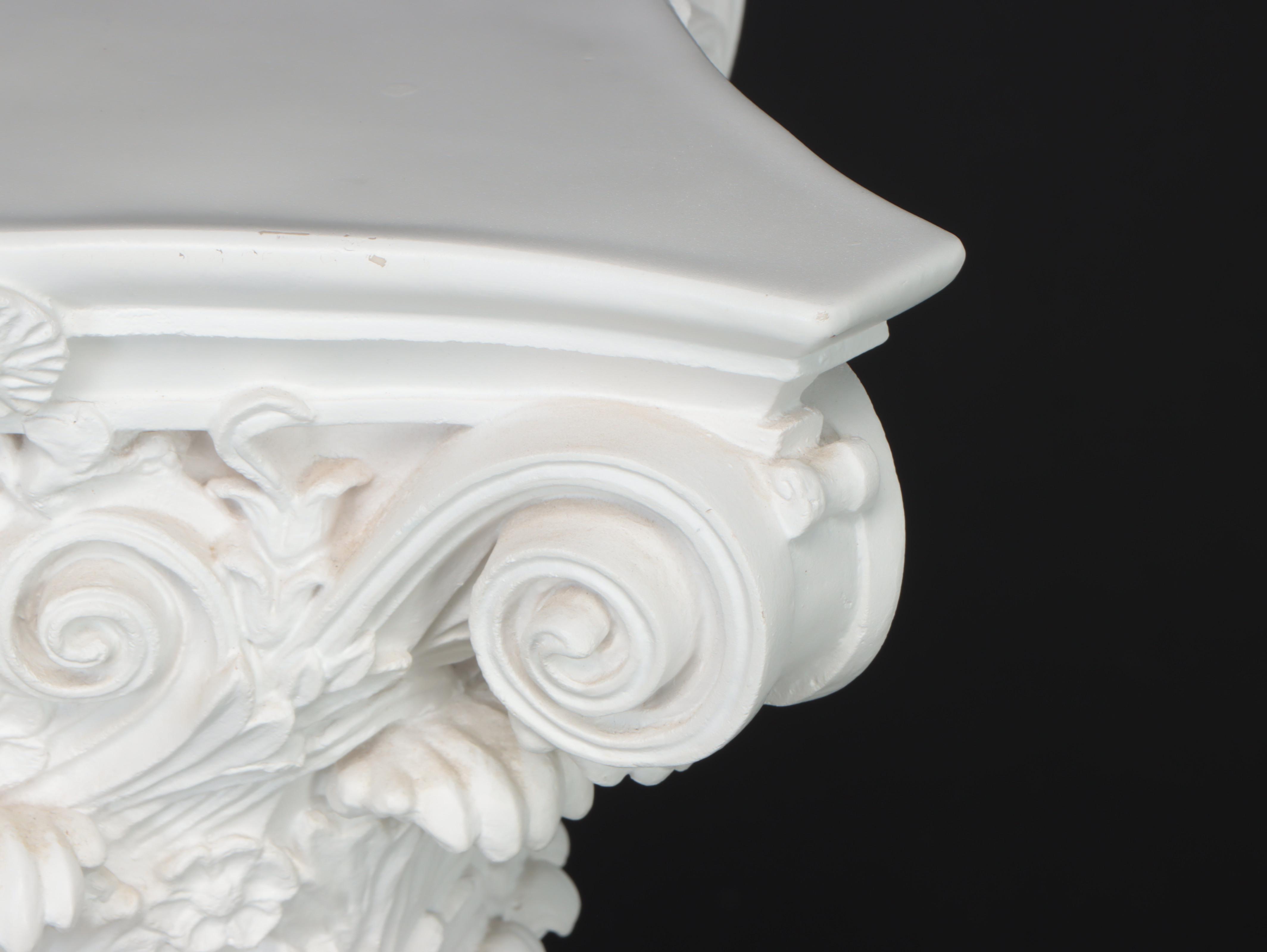 Neoclassical Style Resin Pillar