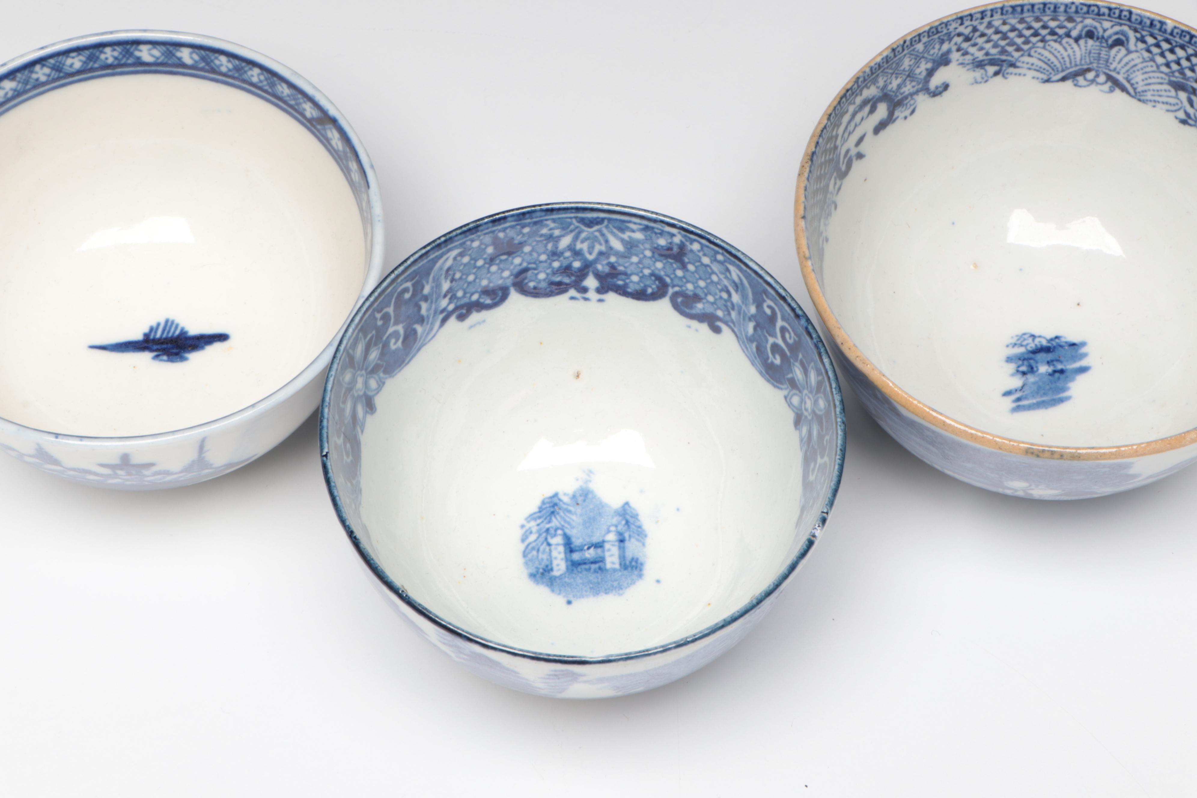 Caughley and Other English Porcelain Blue Willow Bowls, Late 18th- Early 19th C.