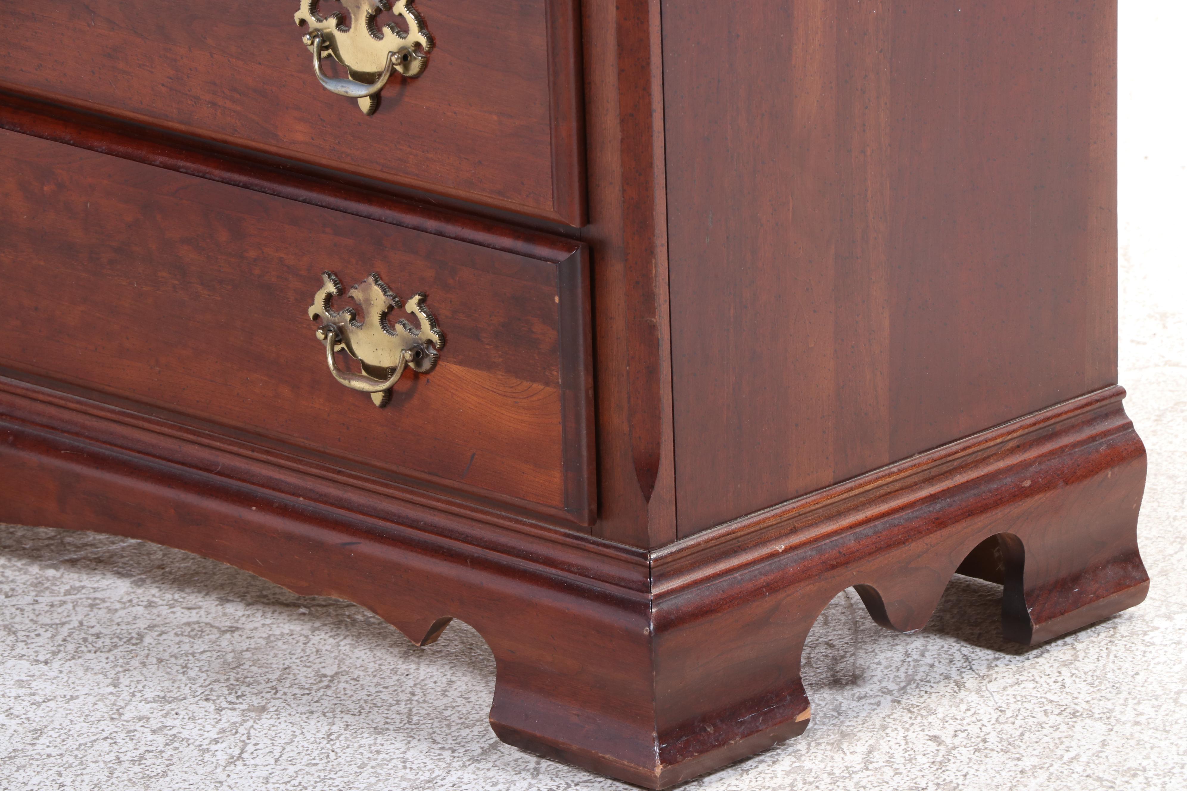 Carlisle Collection Federal Style Mahogany Dresser