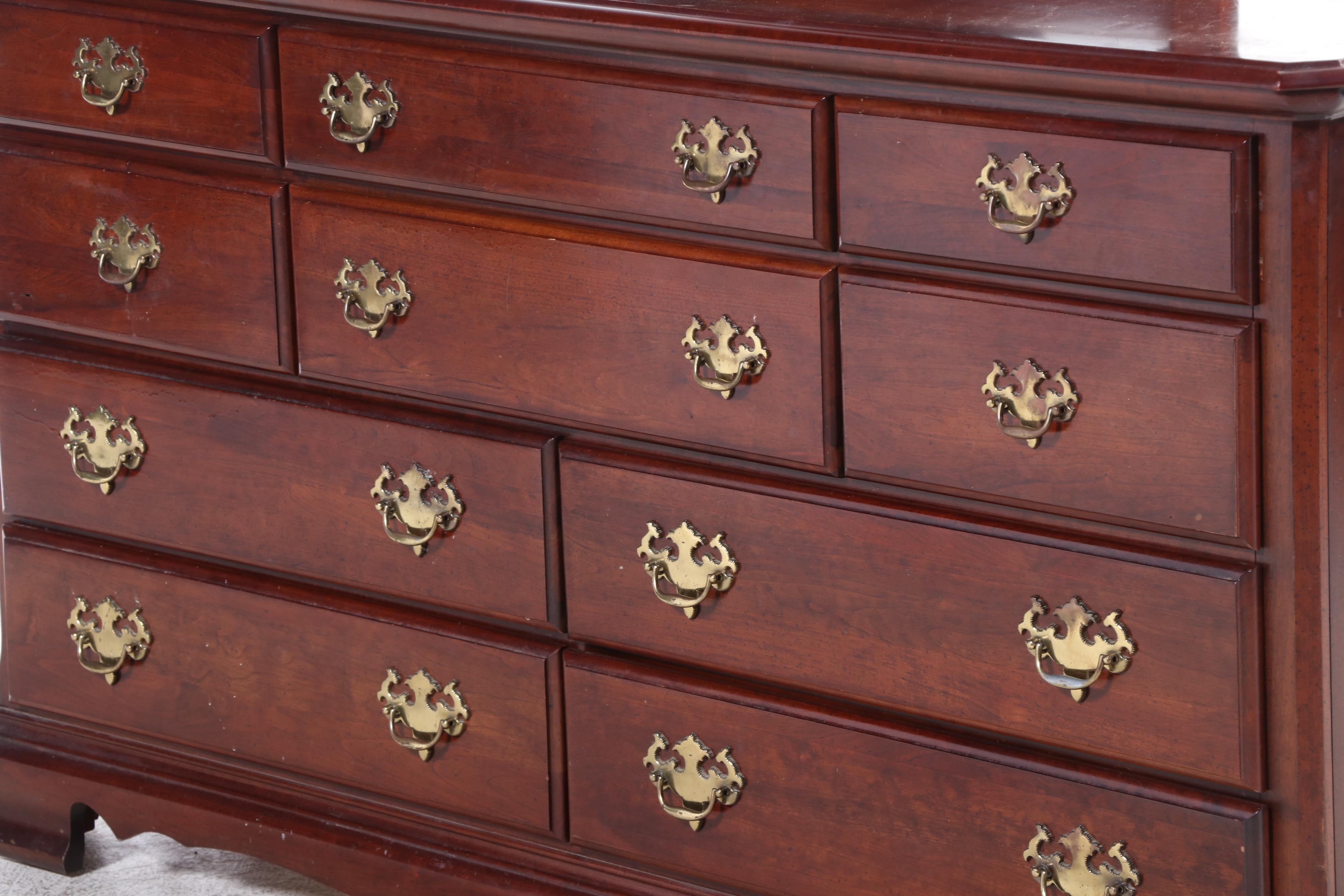 Carlisle Collection Federal Style Mahogany Dresser