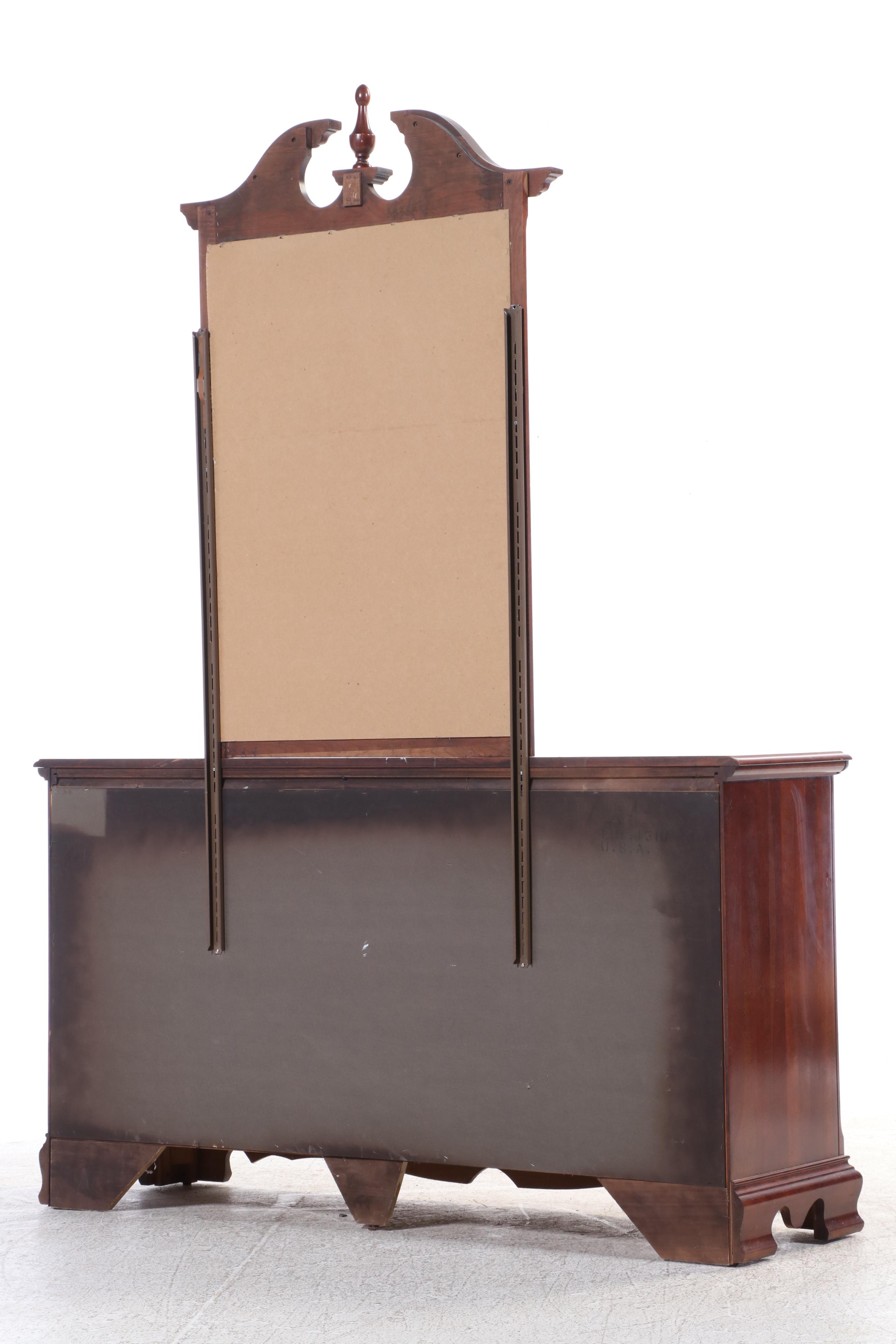 Carlisle Collection Federal Style Mahogany Dresser