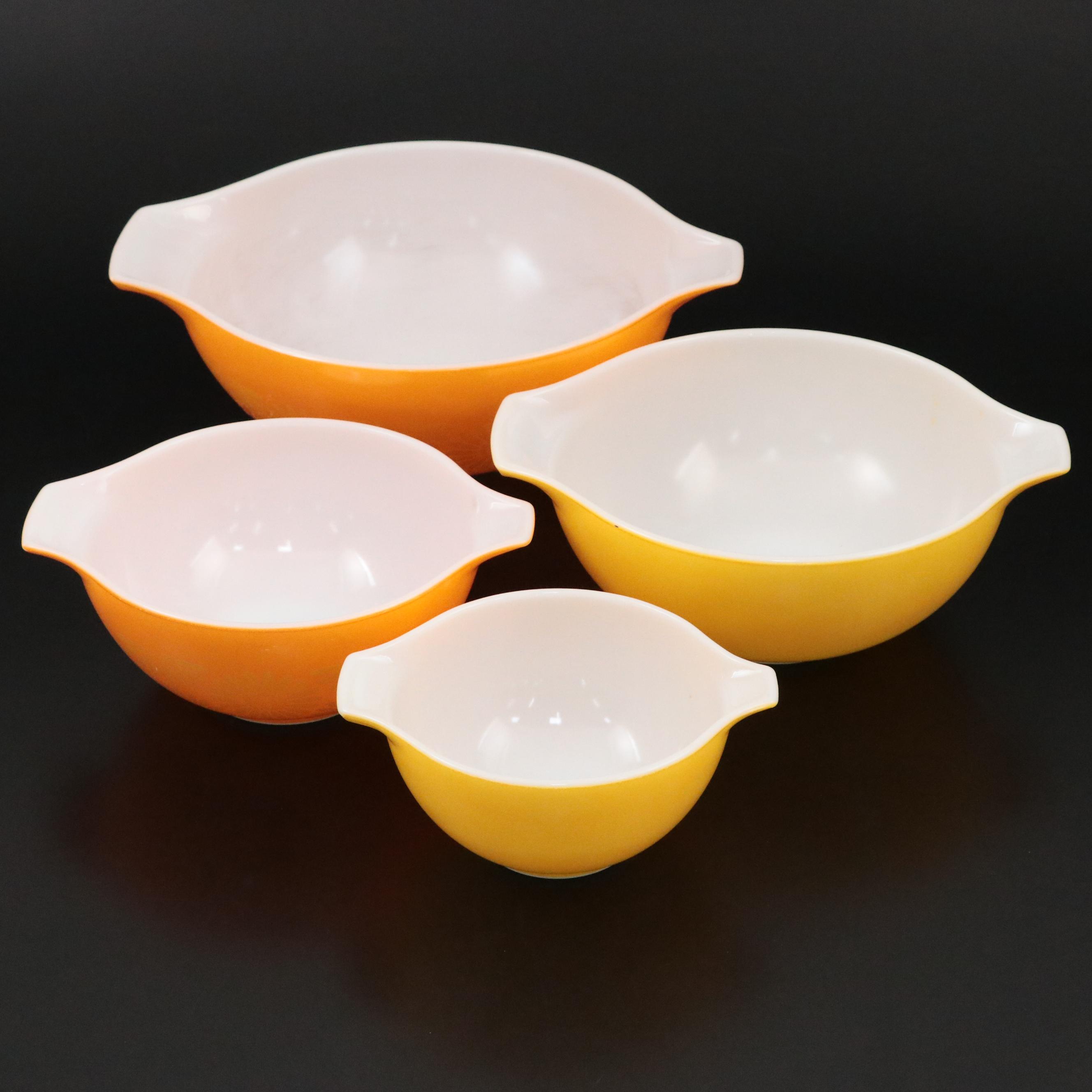 Pyrex "Daisy" Glass Cinderella Mixing Bowls, 1968-1973