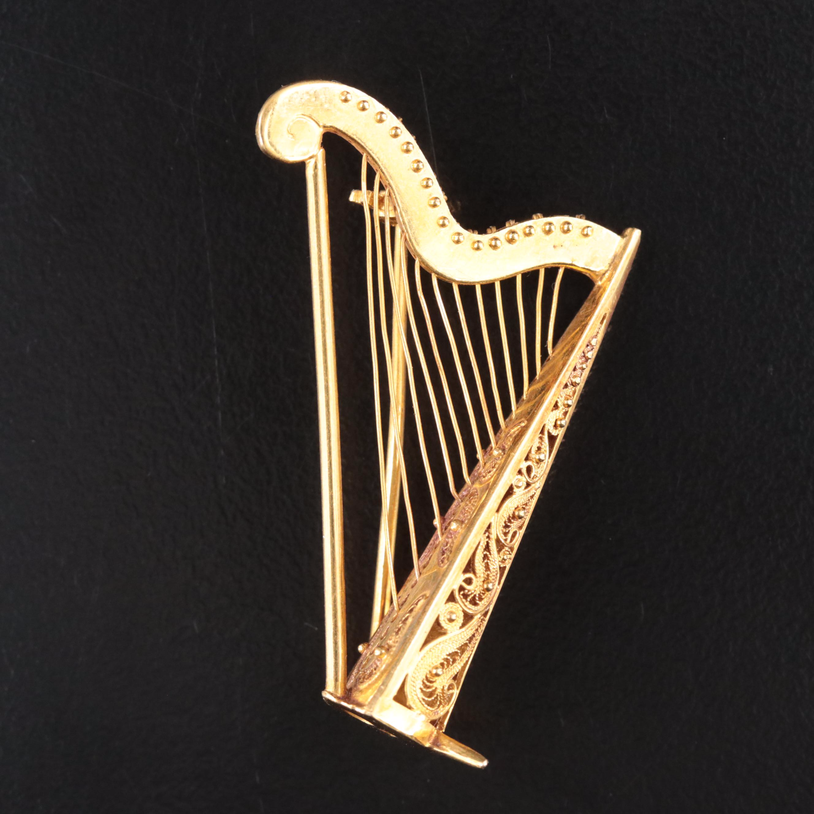 18K Harp Brooch with Filigree Detailing