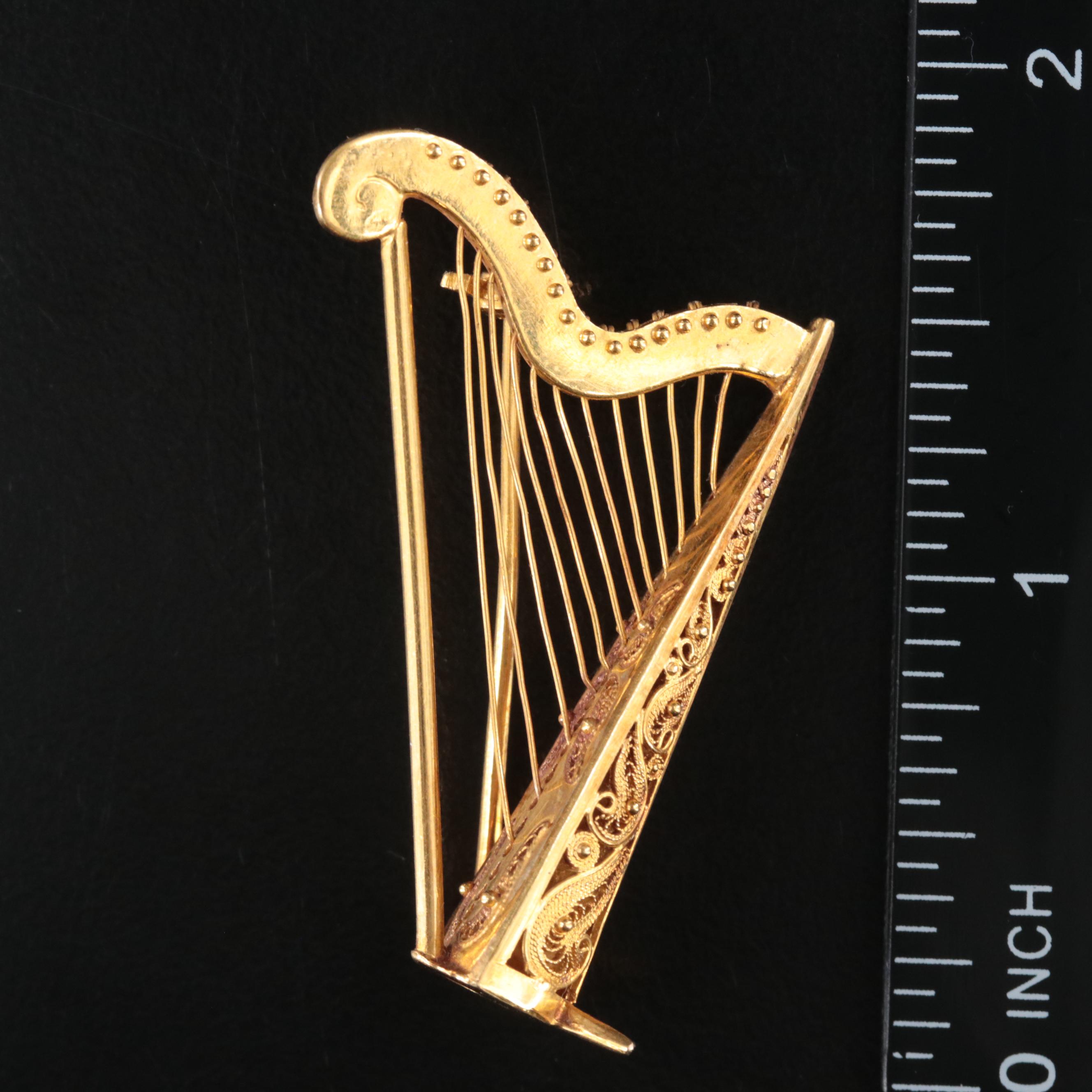 18K Harp Brooch with Filigree Detailing