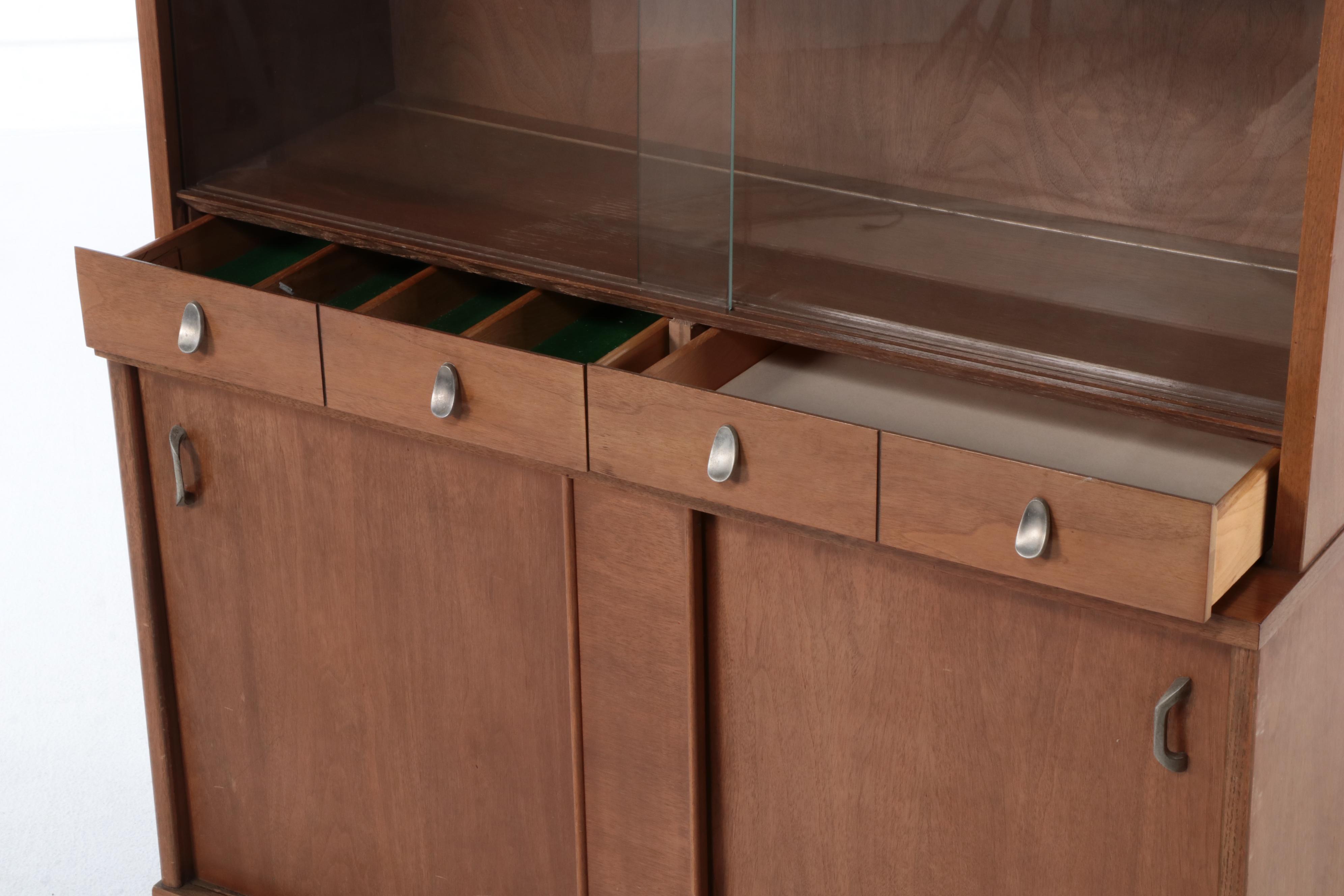 Keller Mid Century Modern Dina-Sett Walnut China Cabinet, Mid to Late 20th C