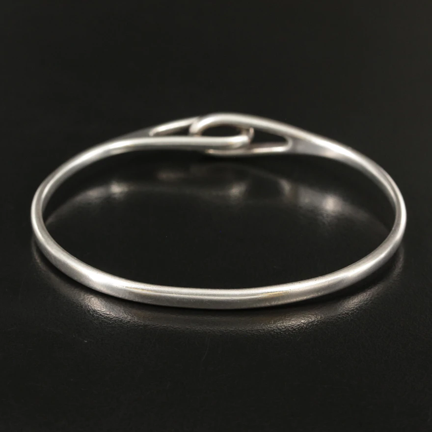 Tiffany & Co. Interlocking Double Loops Sterling Bangle Bracelet | EBTH